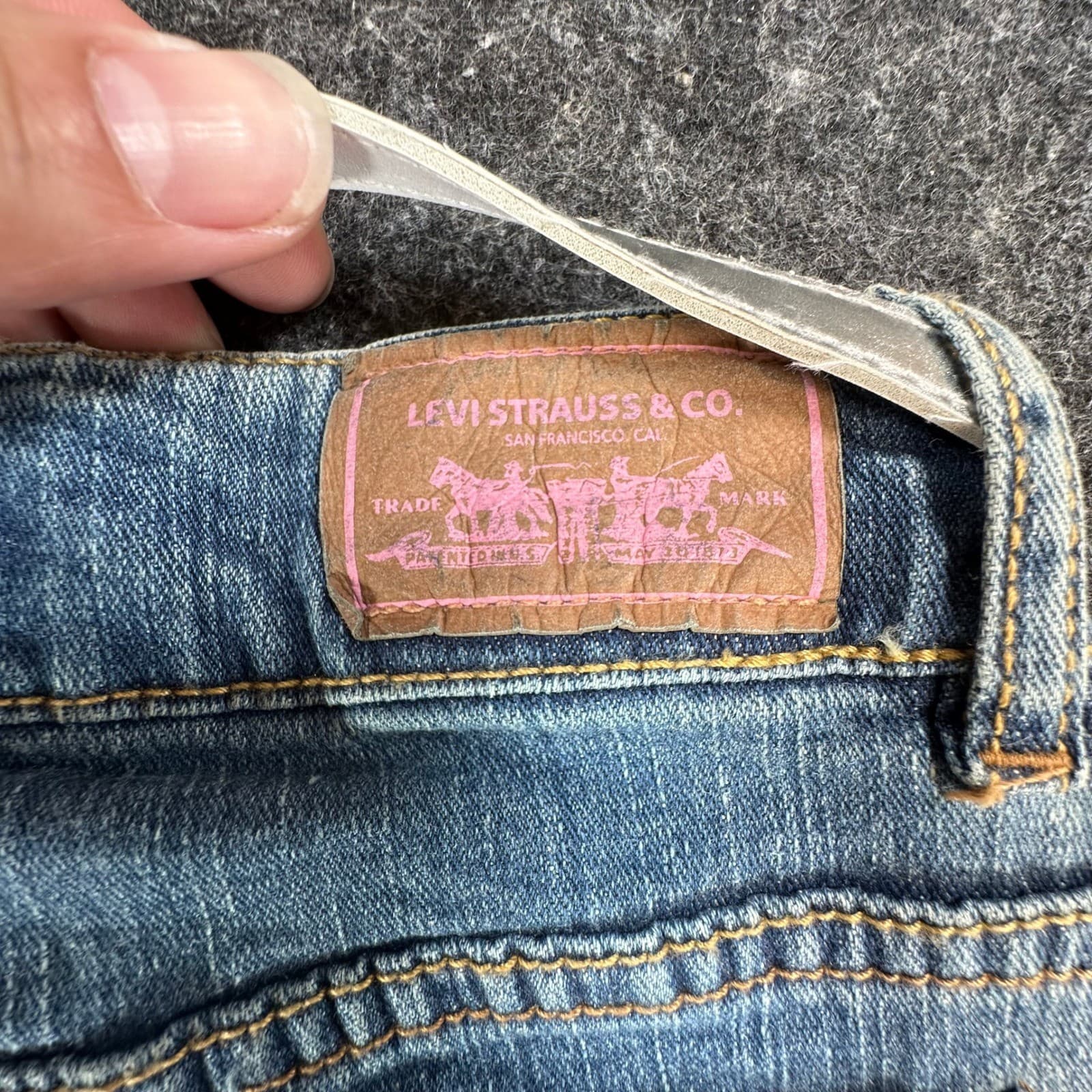 Levi's Capri Jeans Girls Size 8 Blue Denim Ramie Blend Y2K New With Tags Belt - Thumbnail 19