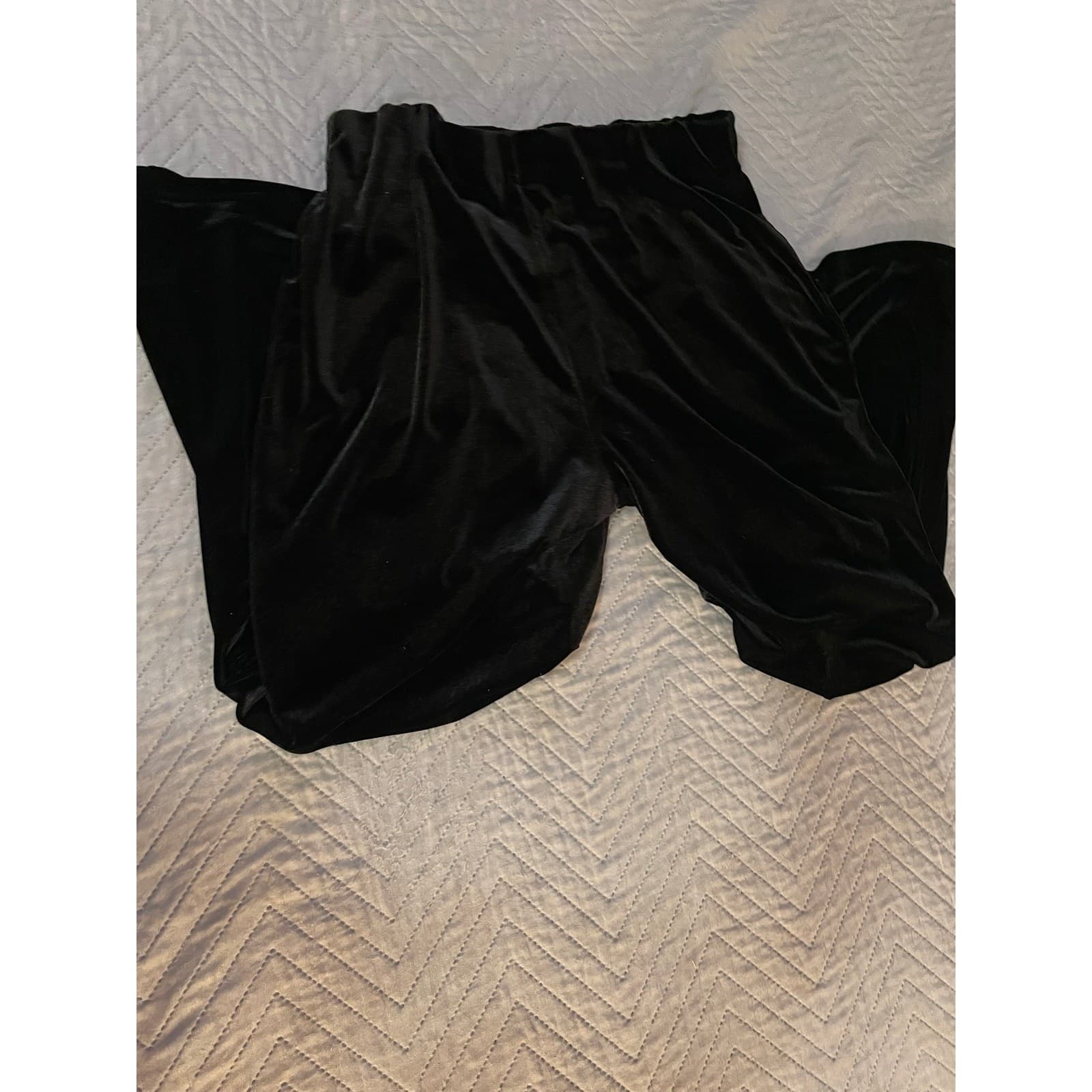 Vintage Peter Nygard Women’s Small Black Velour Wide-Leg Pants - Thumbnail 7