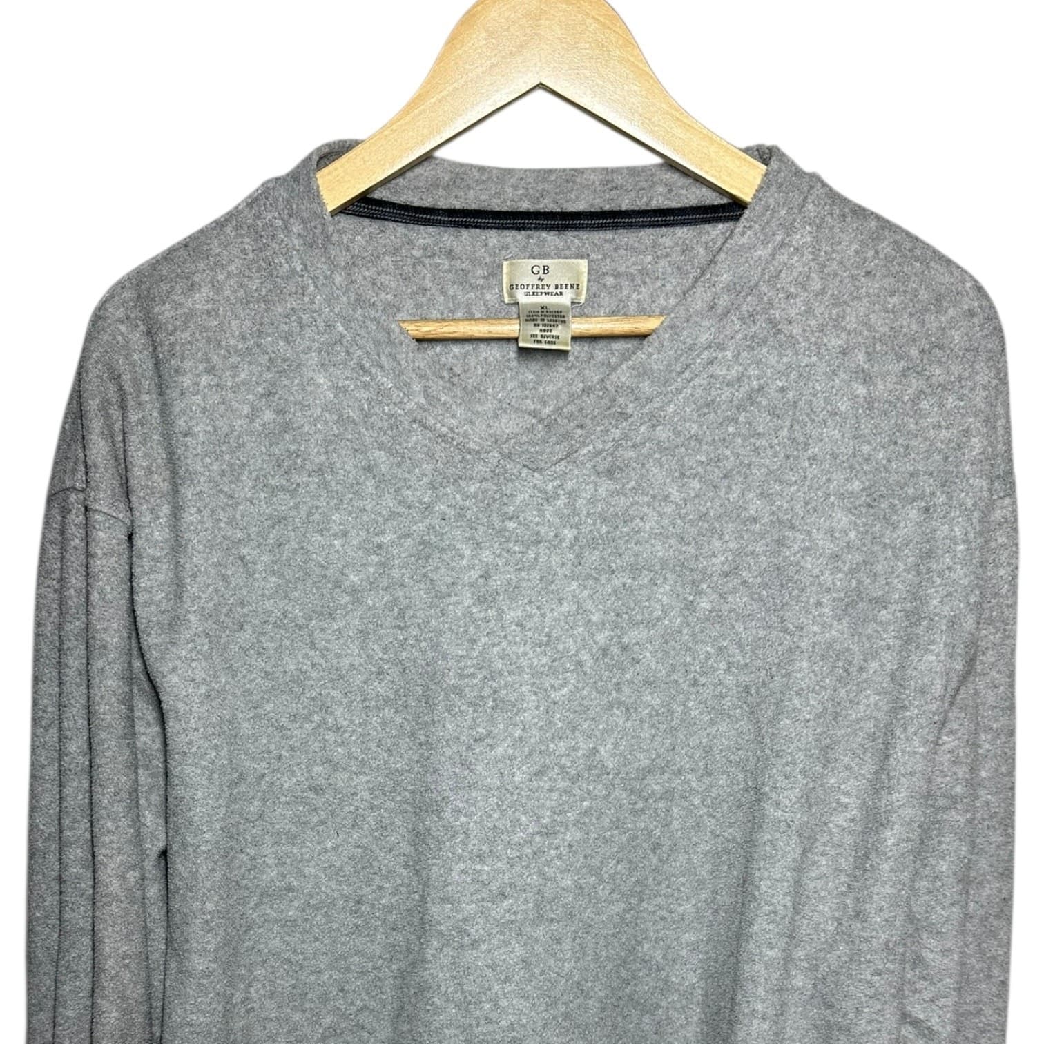 Geoffrey Beene Size XL Men's Grey V-Neck Lounge Sleep Shirt Long Sleeve Top