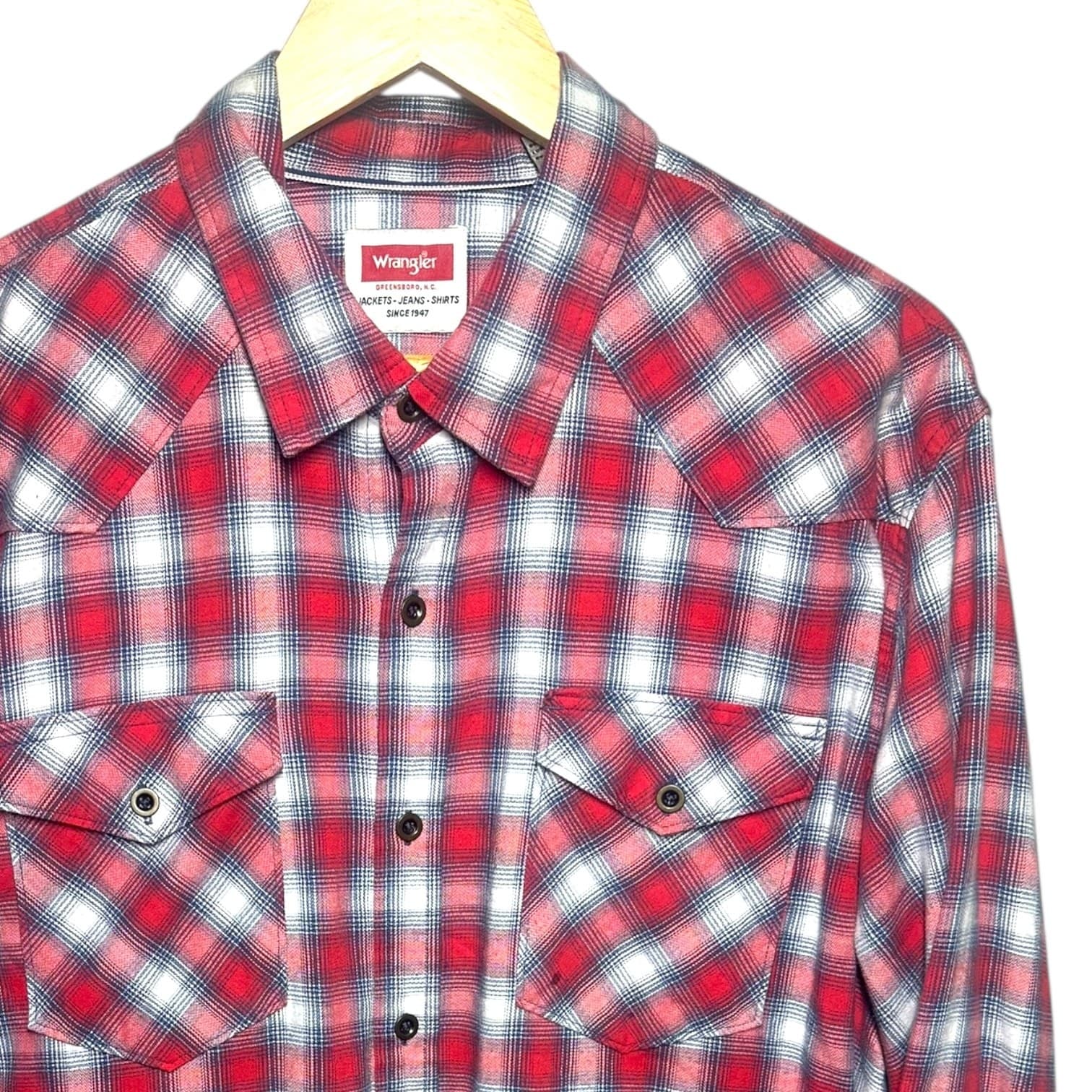 Wrangler Men's Size XL Red White Plaid Western Flannel Button Up Shirt
