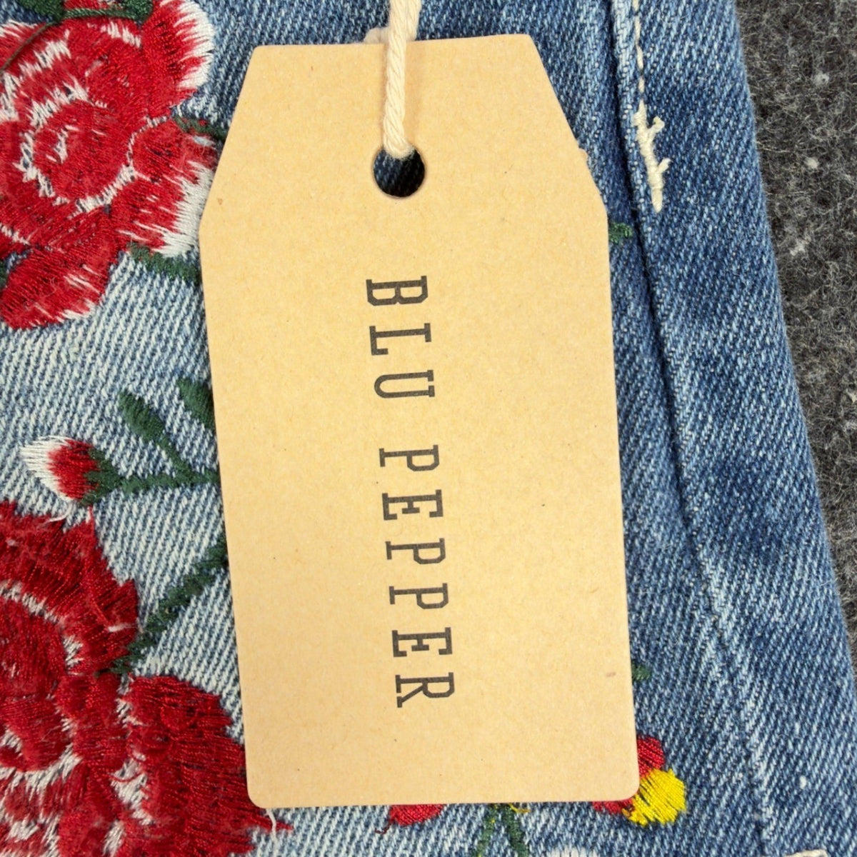 Blu Pepper Modern Floral Embroidered Denim Shorts Womens S Blue NWT