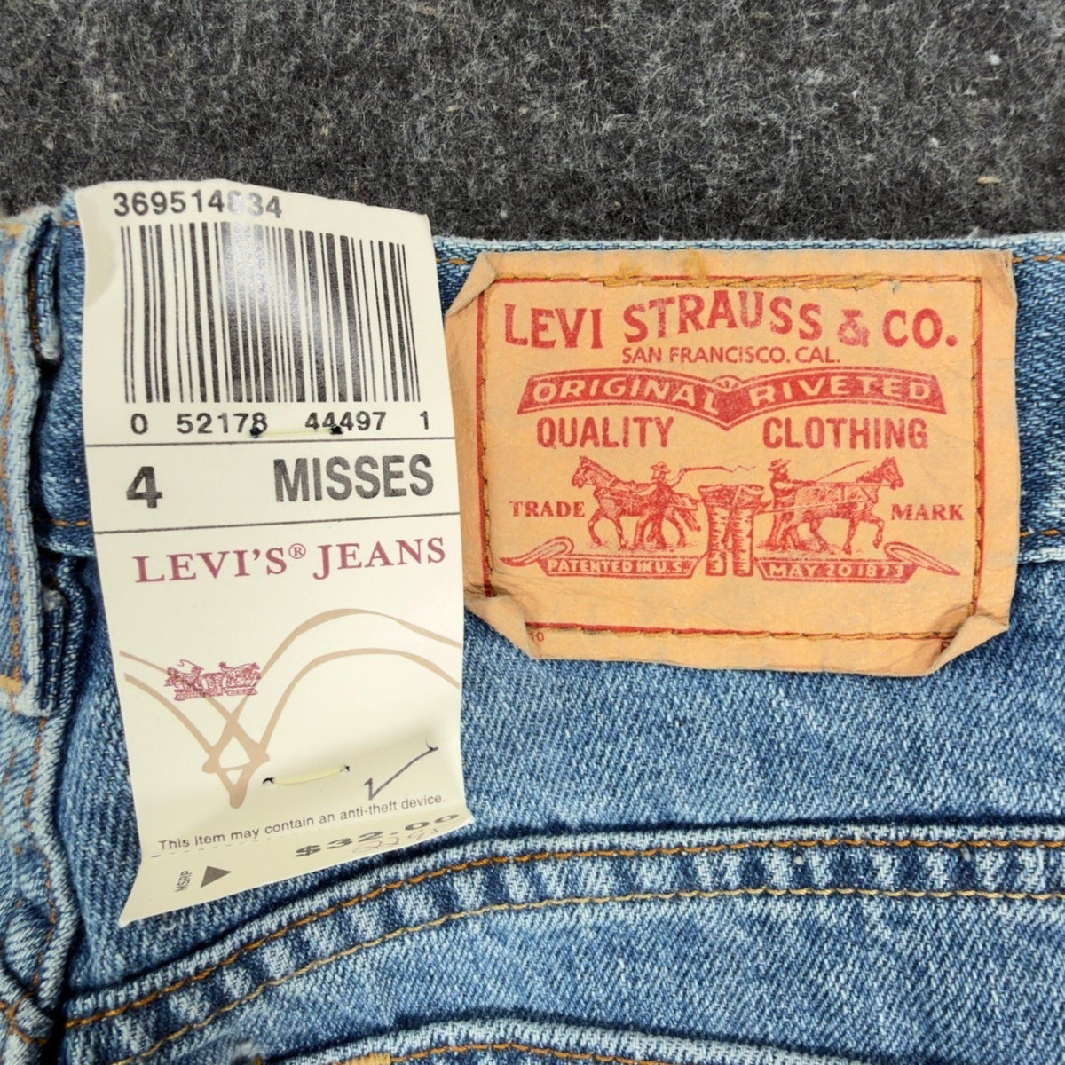 Levi's Y2K 550 Relaxed Shorts Misses 4 Blue Cotton Denim NWT Deadstock
