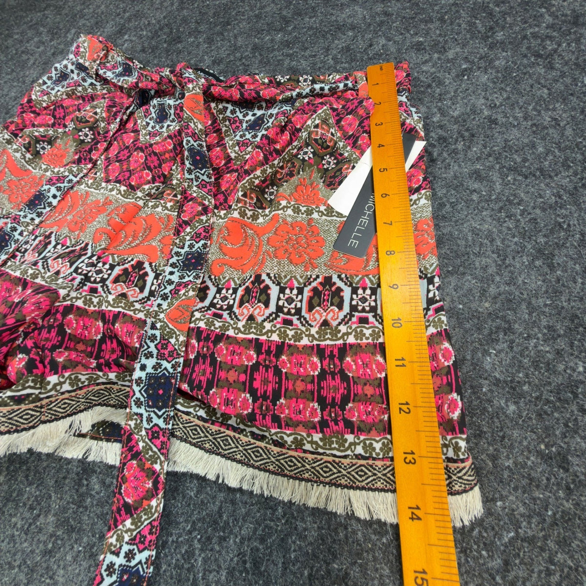 My Michelle Modern Indies Rock Paisley Shorts Juniors L Pink Orange NWT
