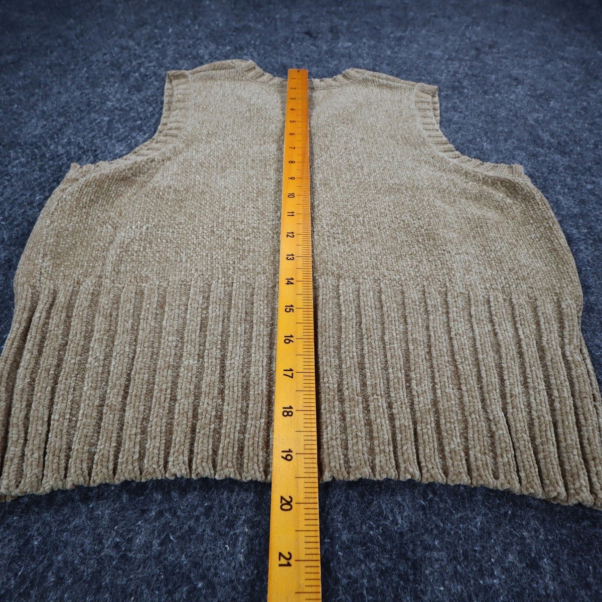 Nuggets Sweater Vest Small Vintage 90s Tan Acrylic V-Neck Ribbed Deadstock NWT