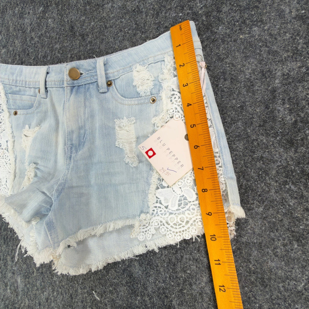 Blu Pepper Y2K Distressed Lace Denim Shorts Womens Small Light Wash NWT NEW