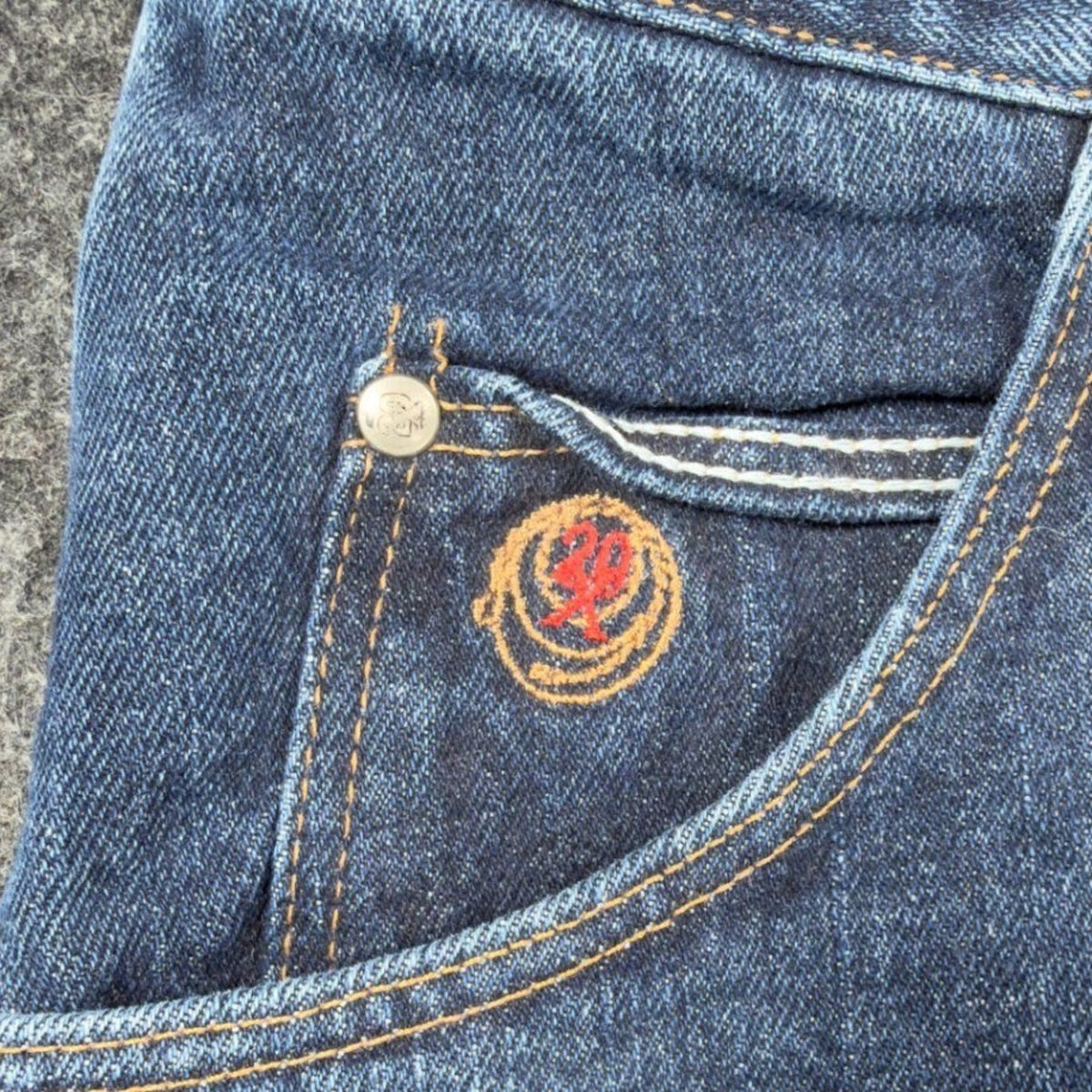Wrangler Y2K 20X Relaxed Fit Jeans Mens 38x32 Blue Cotton Denim NWT USA