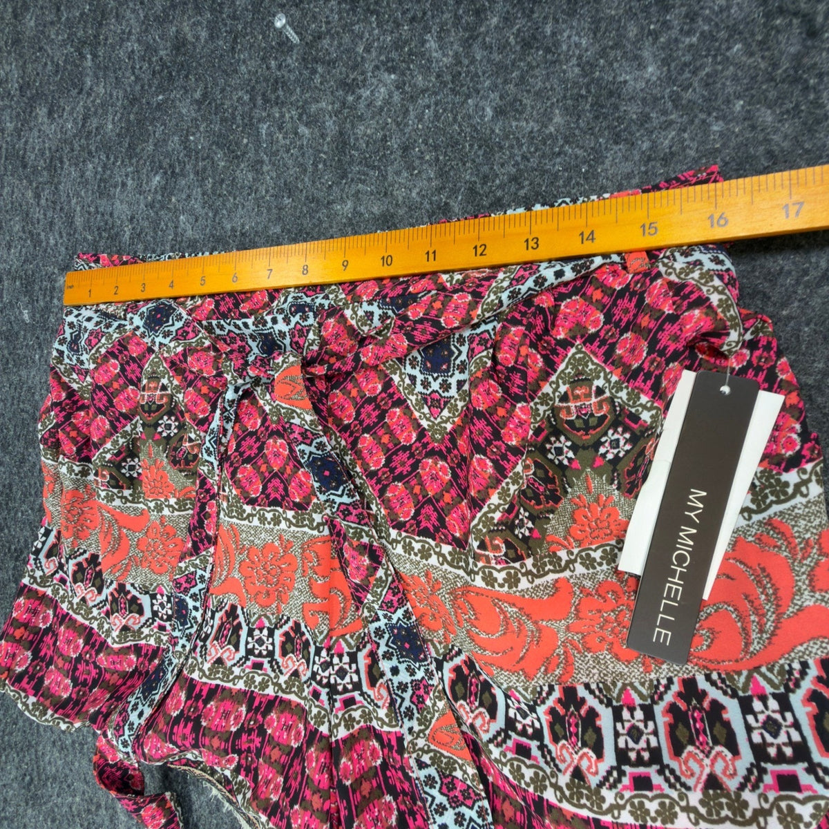 My Michelle Modern Indies Rock Paisley Shorts Juniors L Pink Orange NWT