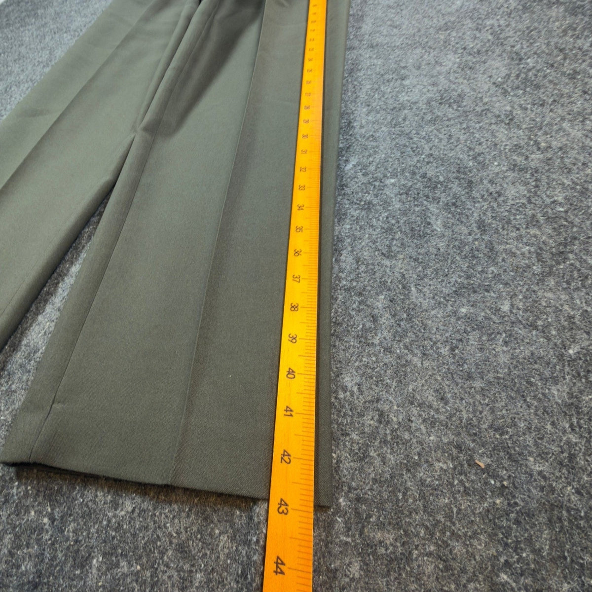 Glen Oaks Vintage 90s Dress Pants Mens 32x32 Olive Pleated Wool Blend NWT