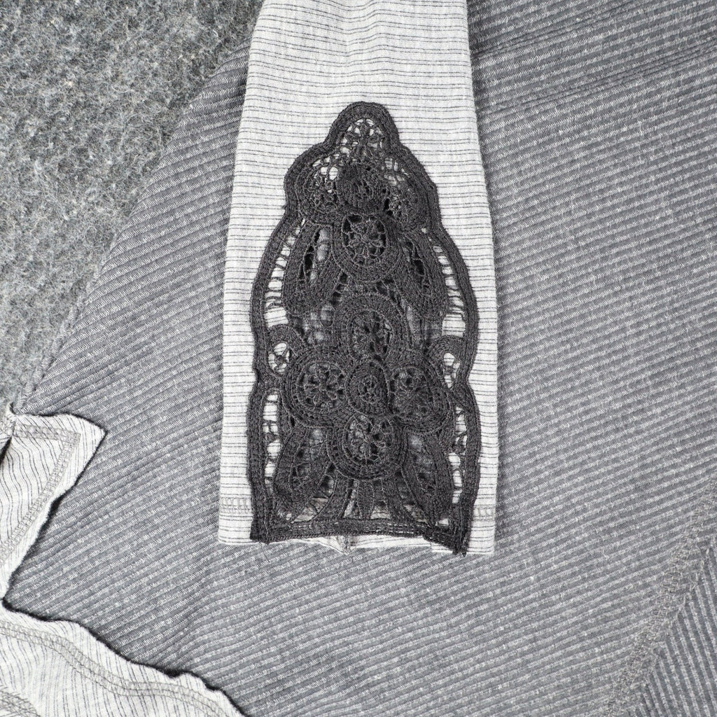 Hem & Thread Top Womens Medium Gray Ribbed Knit Lace Detail Long Sleeve New