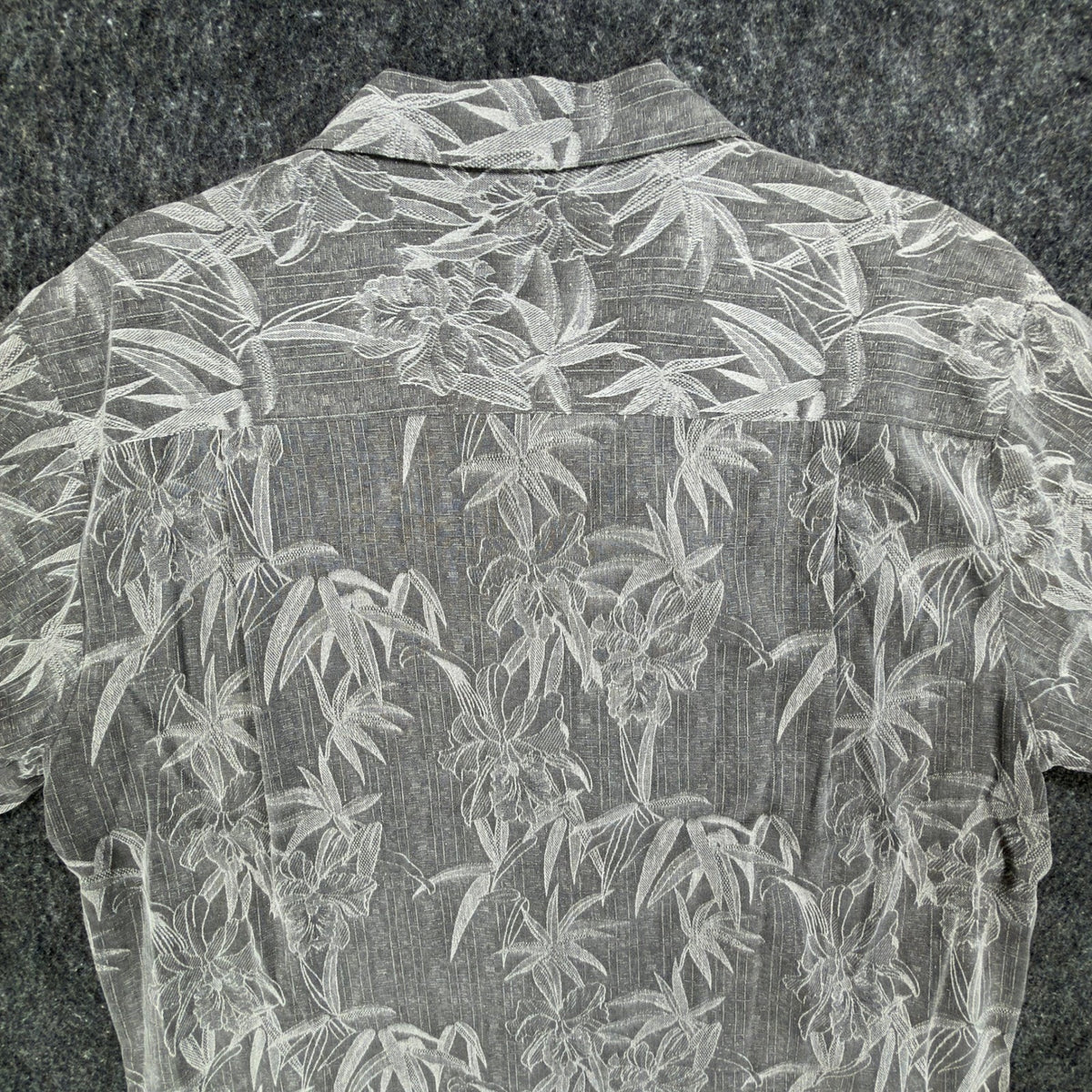 Beyond Paradise Hawaiian Shirt Mens Medium Charcoal Silk NWT