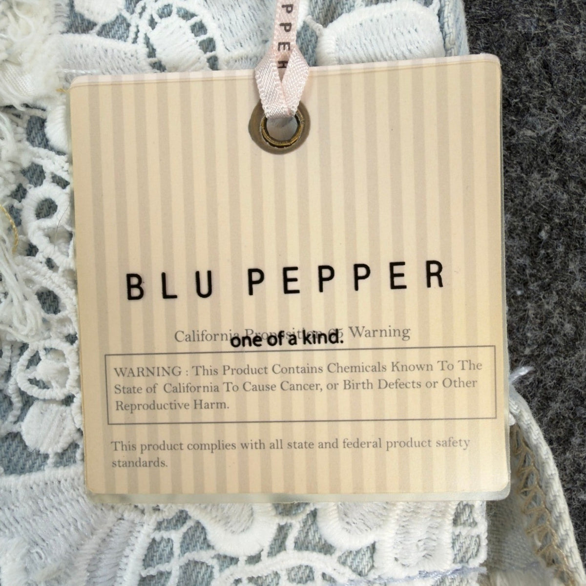 Blu Pepper Y2K Distressed Lace Denim Shorts Womens Small Light Wash NWT NEW