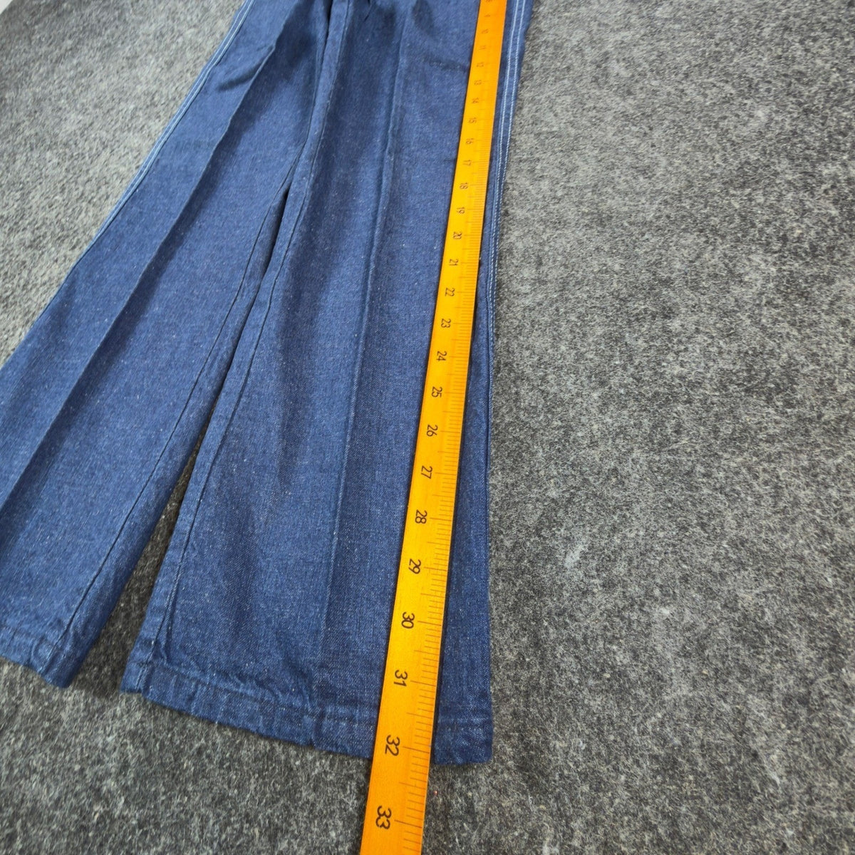 DeeCee Vintage 70s Jeans Youth 10 Reg Blue Flare USA Deadstock NWT