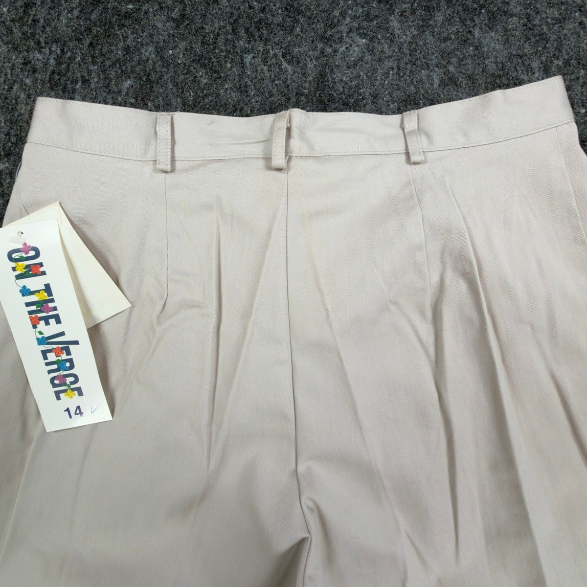 On The Verge Vintage Pleated Shorts Womens 14 Beige Cotton Blend NWT USA Made - take2supply