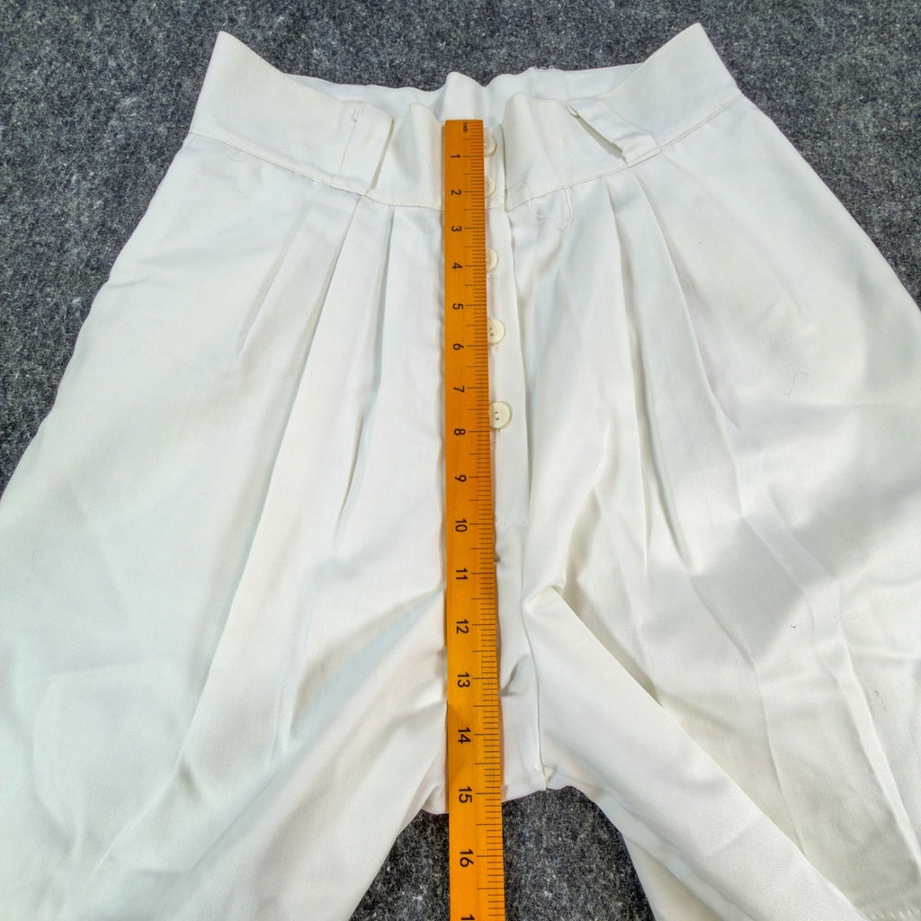 Gazelle Shorts Womens 10 Vintage 80s 90s White High Waisted Pleated Button Front