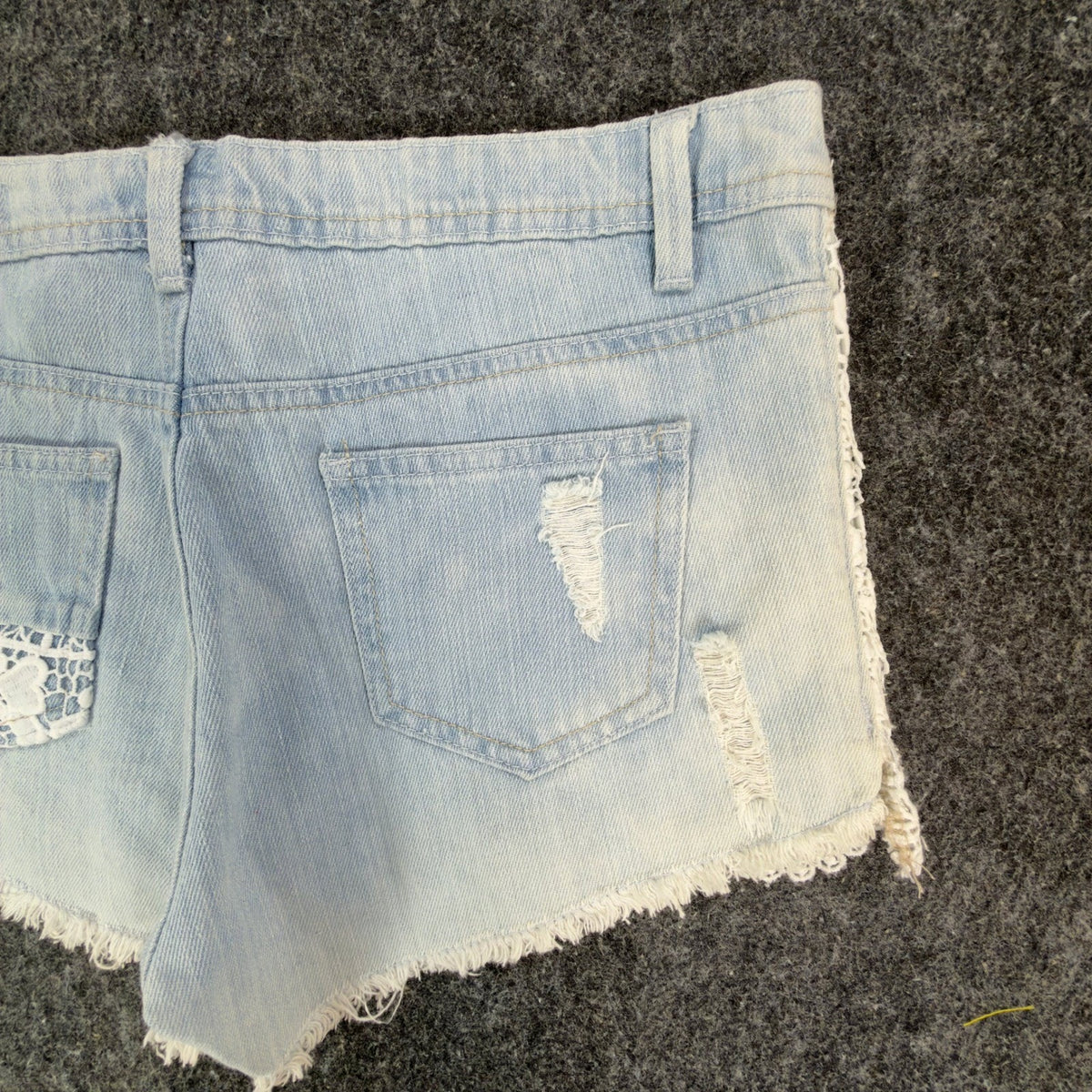 Blu Pepper Y2K Distressed Lace Denim Shorts Womens Small Light Wash NWT NEW