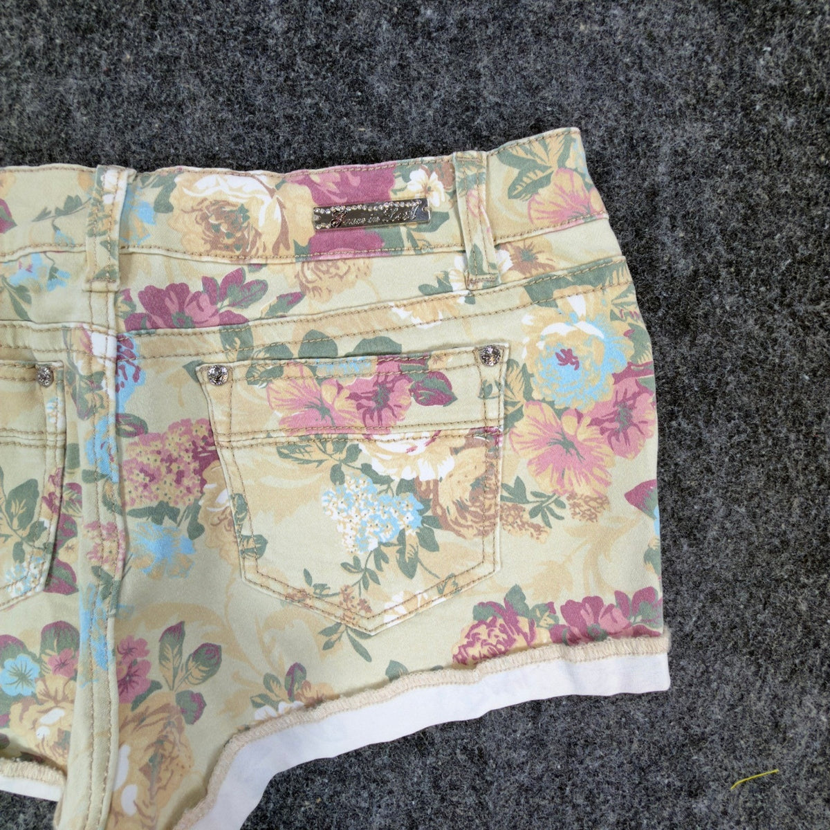 Grace in LA Y2K Floral Denim Shorts Womens 9/28 Yellow Rose NWT