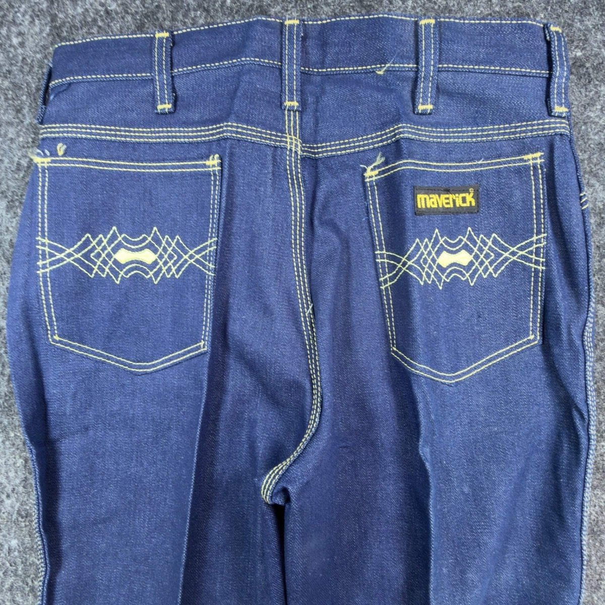 Maverick Vintage 70s Jeans Mens 32x36 Blue Denim Flare Bell Bottoms NWT USA