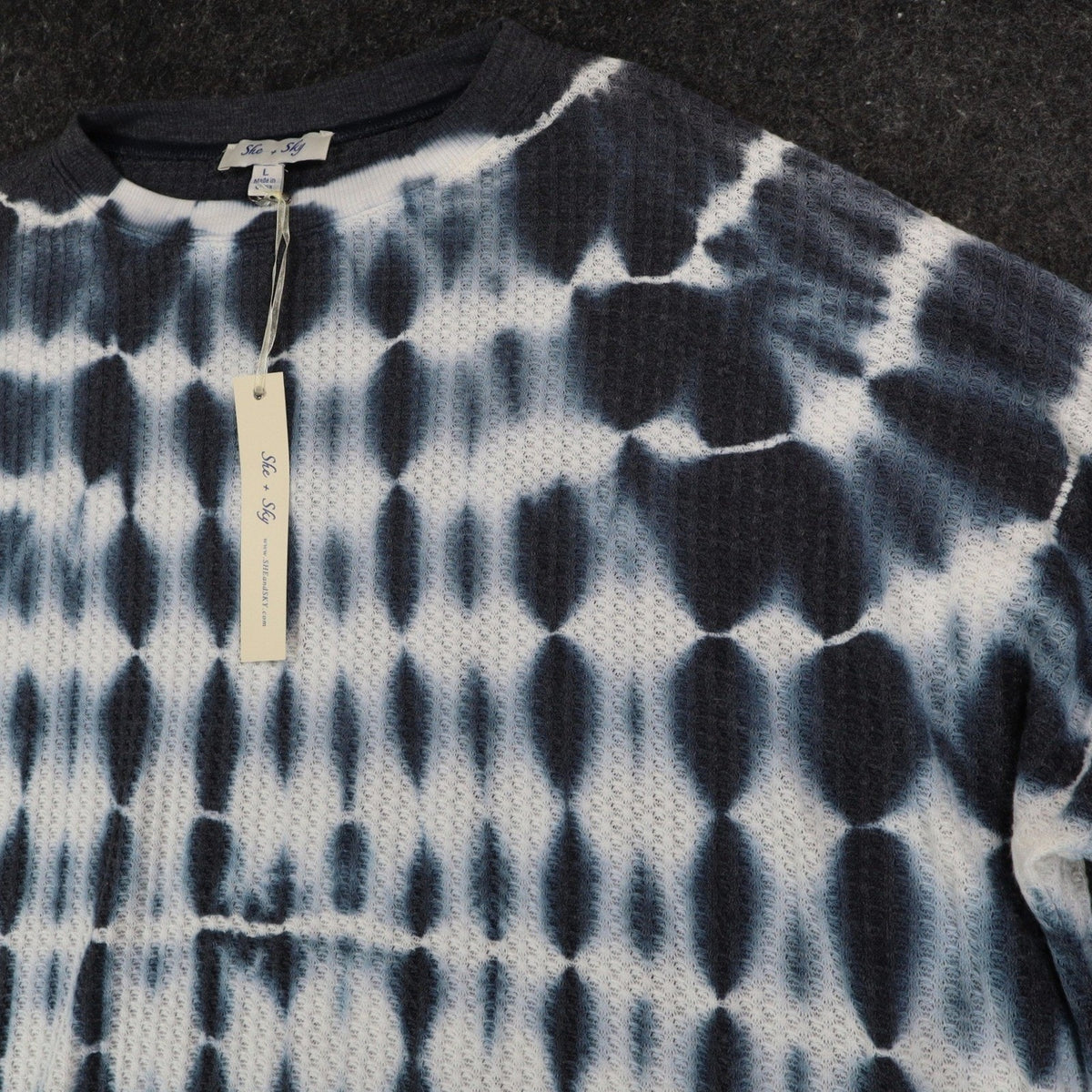 She + Sky Waffle Knit Top Womens Large Blue White Tie Dye Thermal Long Sleeve