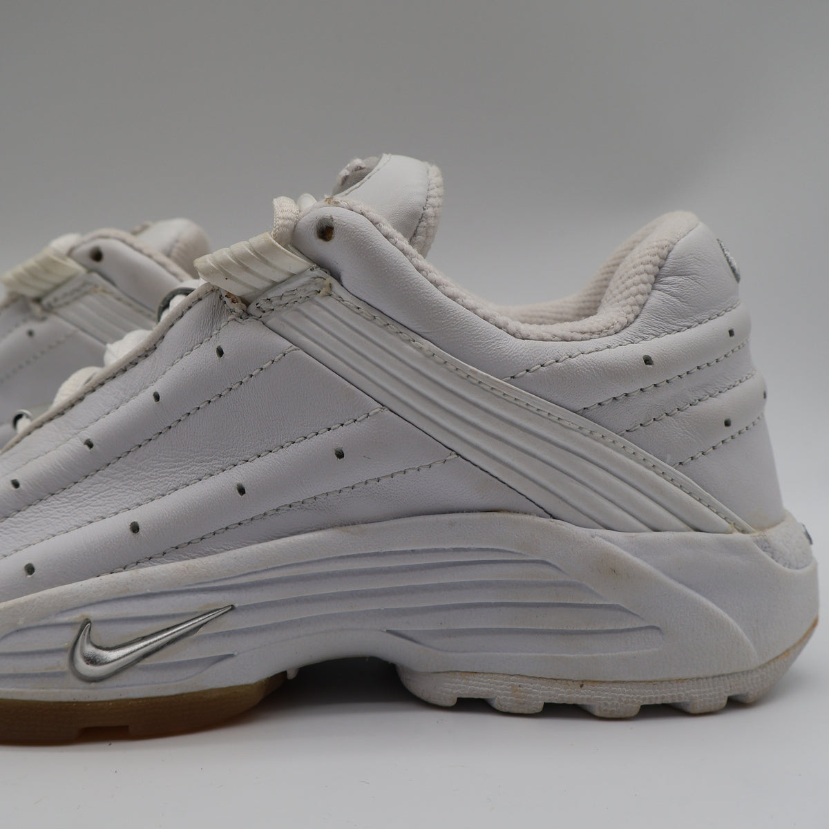 Nike Air Trainer Deluxe Womens 5.5 Vintage 2002 Deadstock White Silver Leather Shoes