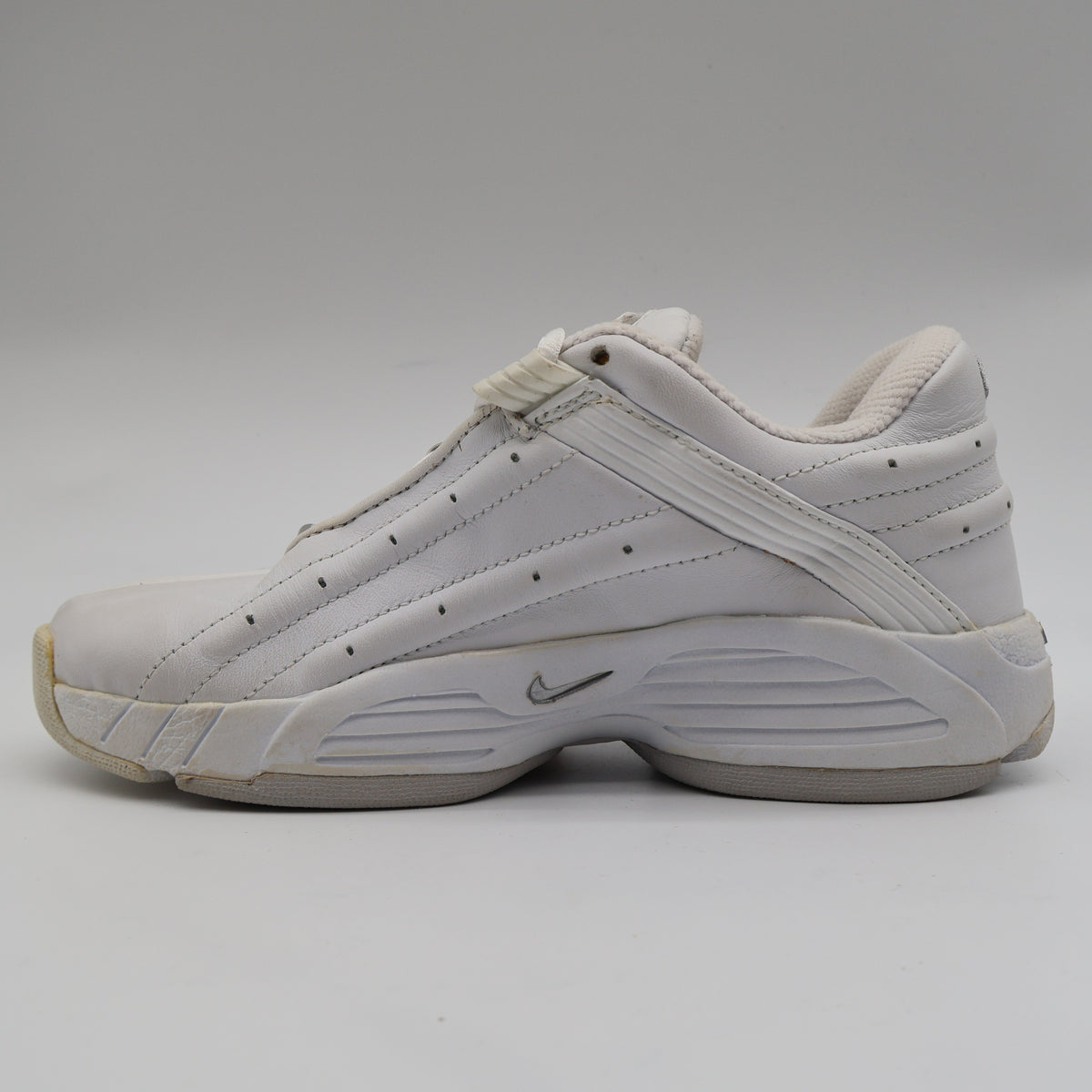 Nike Air Trainer Deluxe Womens 5.5 Vintage 2002 Deadstock White Silver Leather Shoes
