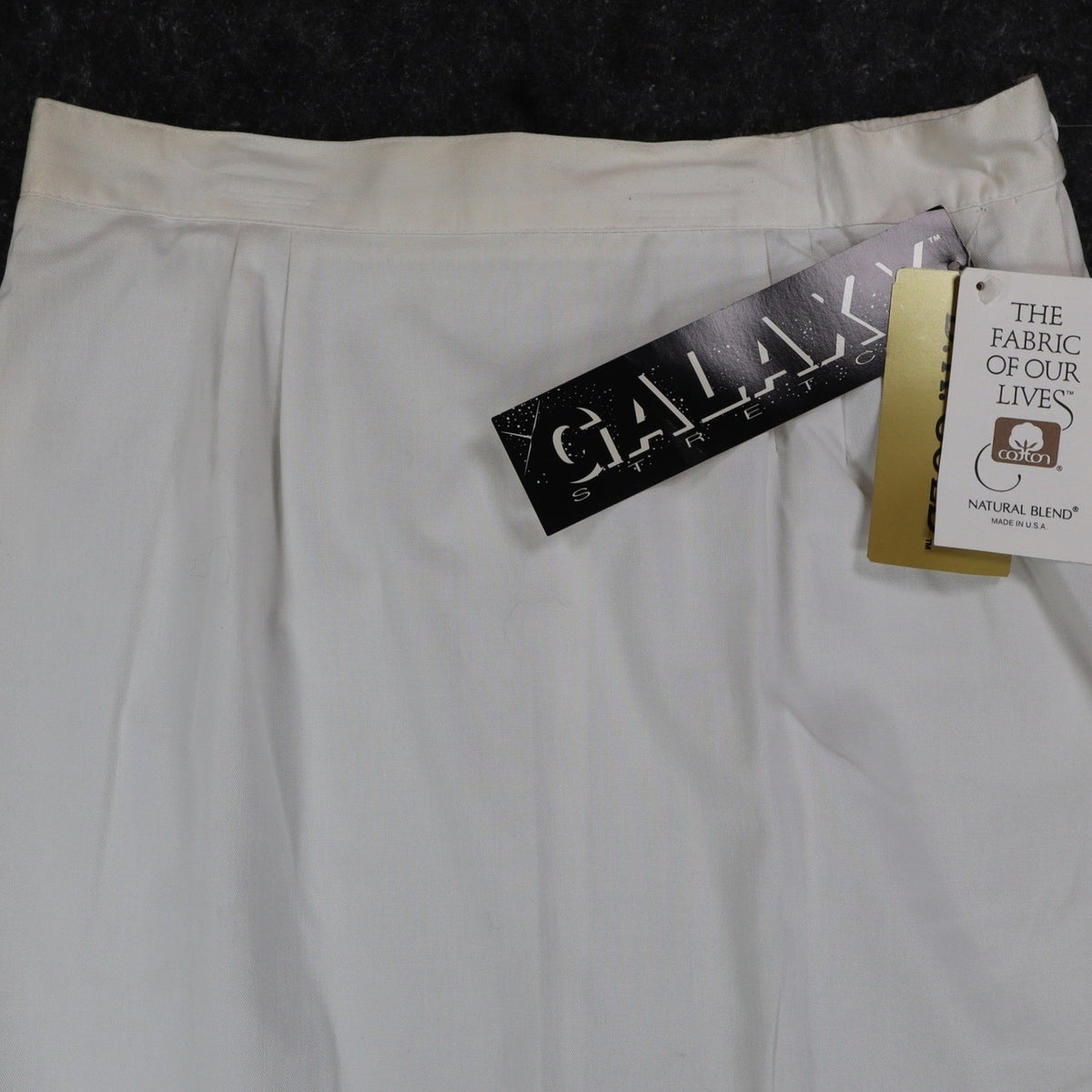 D.K. Gold Vintage 1990s White High-Waisted Pencil Skirt New With Tags Size 10 – photo 3 of 20