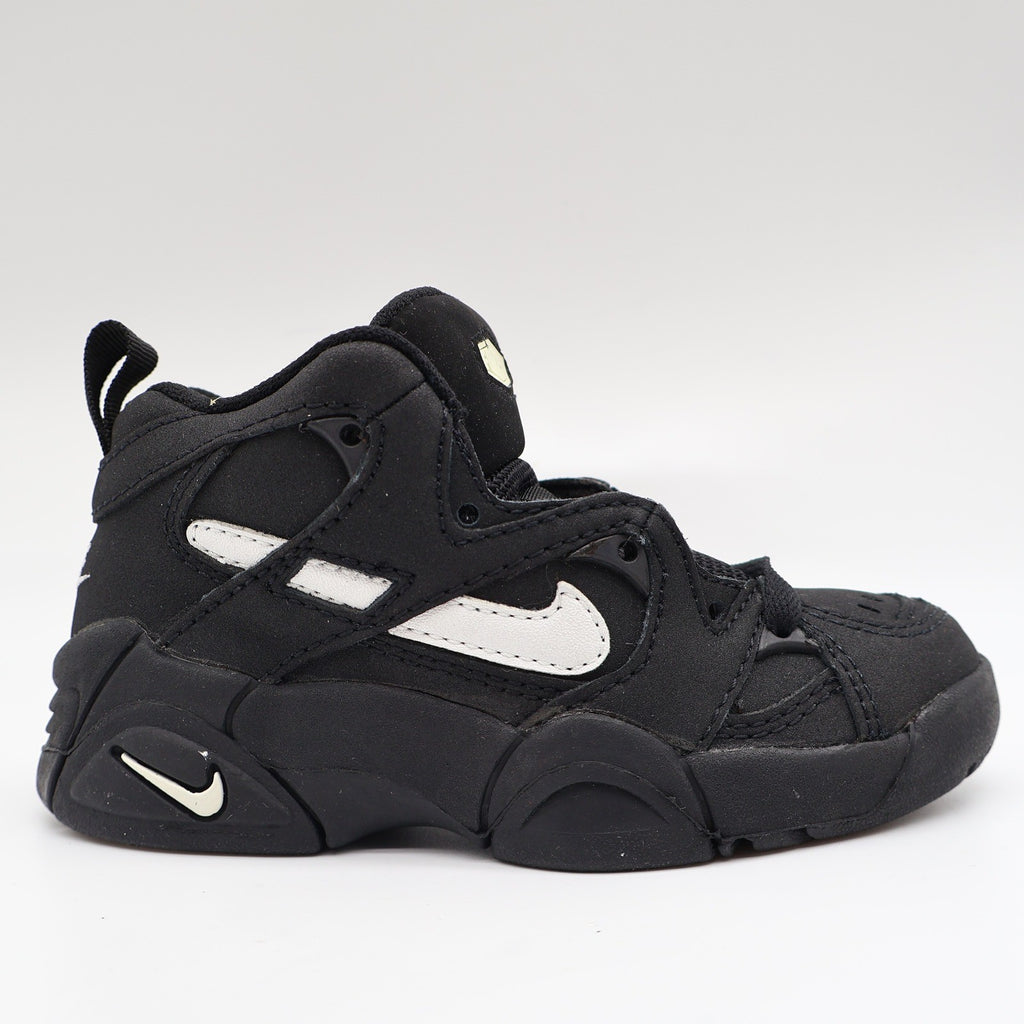 Nike Kid DVST8 BP Kids 11C Vintage 1995 Deadstock Black White Basketball Shoes