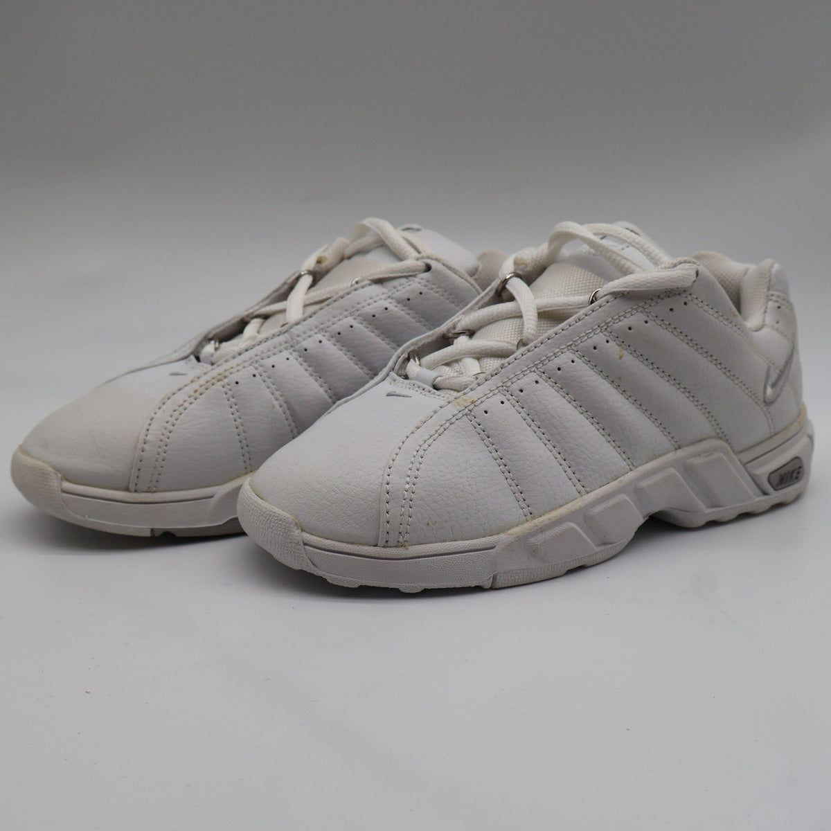 Nike Kid Trainer ATD PS Kids 3Y Vintage 2002 Deadstock White Leather Sneakers