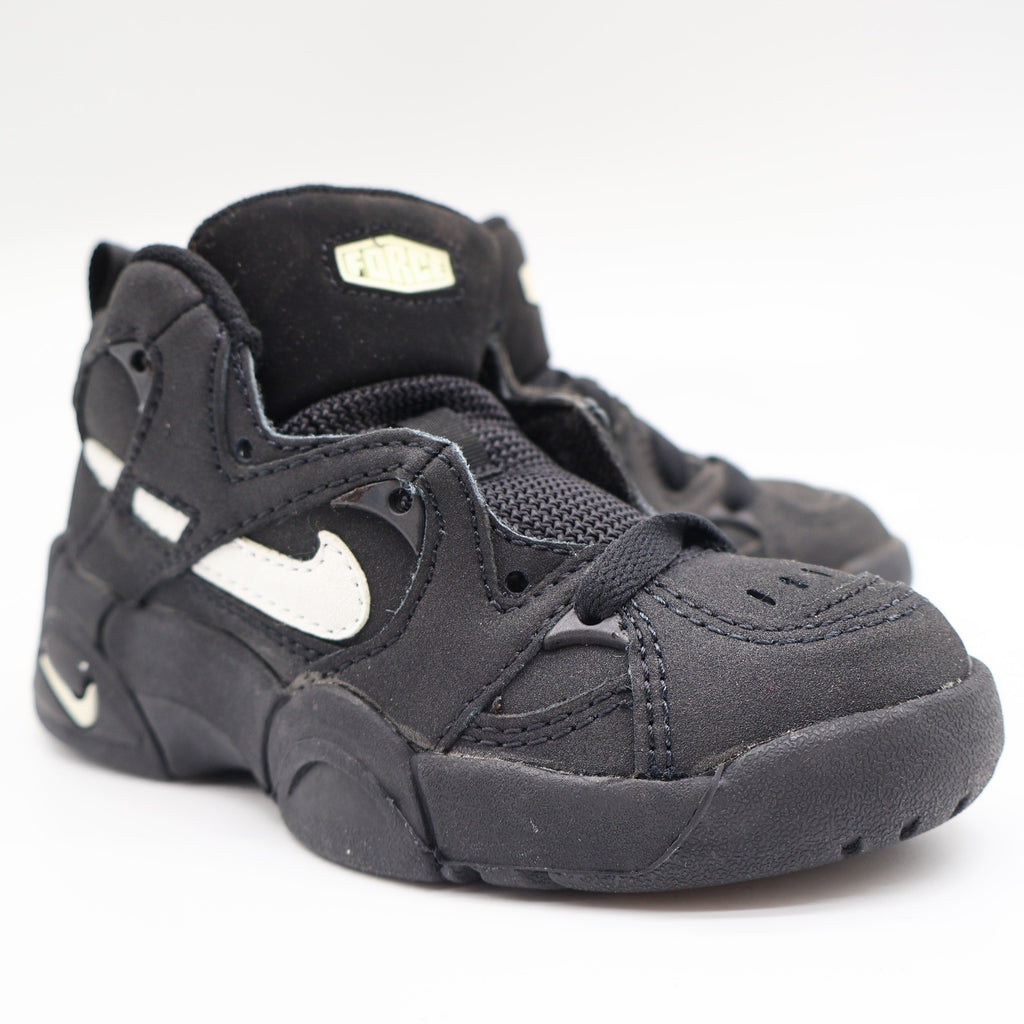 Nike Kid DVST8 BP Kids 11C Vintage 1995 Deadstock Black White Basketball Shoes