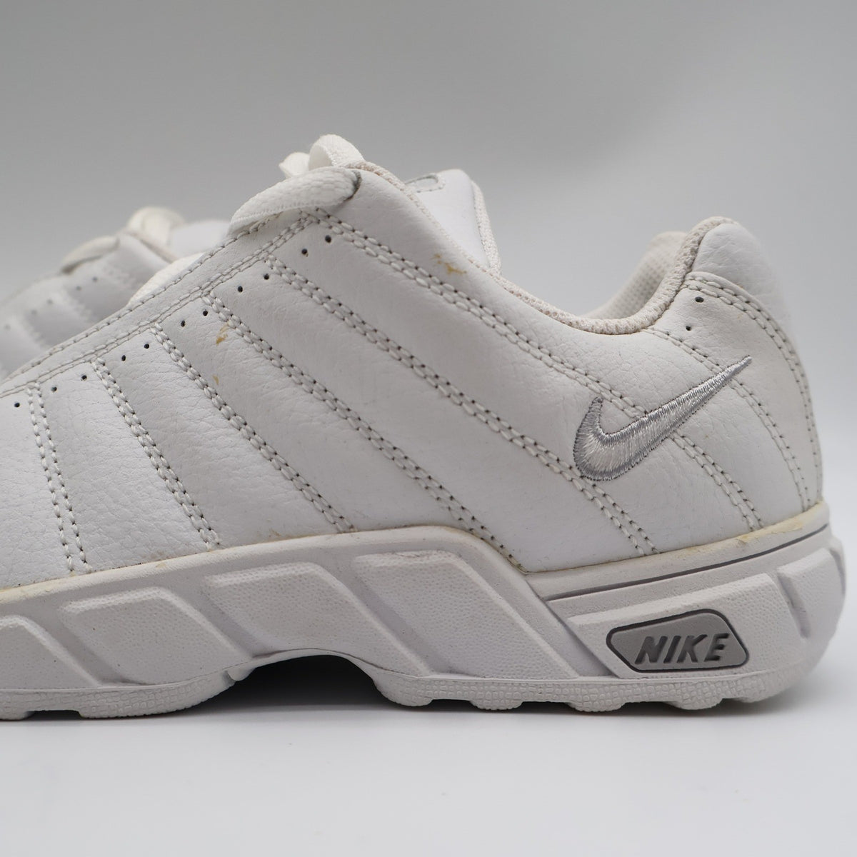 Nike Kid Trainer ATD PS Kids 3Y Vintage 2002 Deadstock White Leather Sneakers