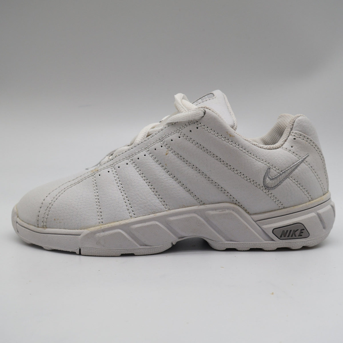 Nike Kid Trainer ATD PS Kids 3Y Vintage 2002 Deadstock White Leather Sneakers