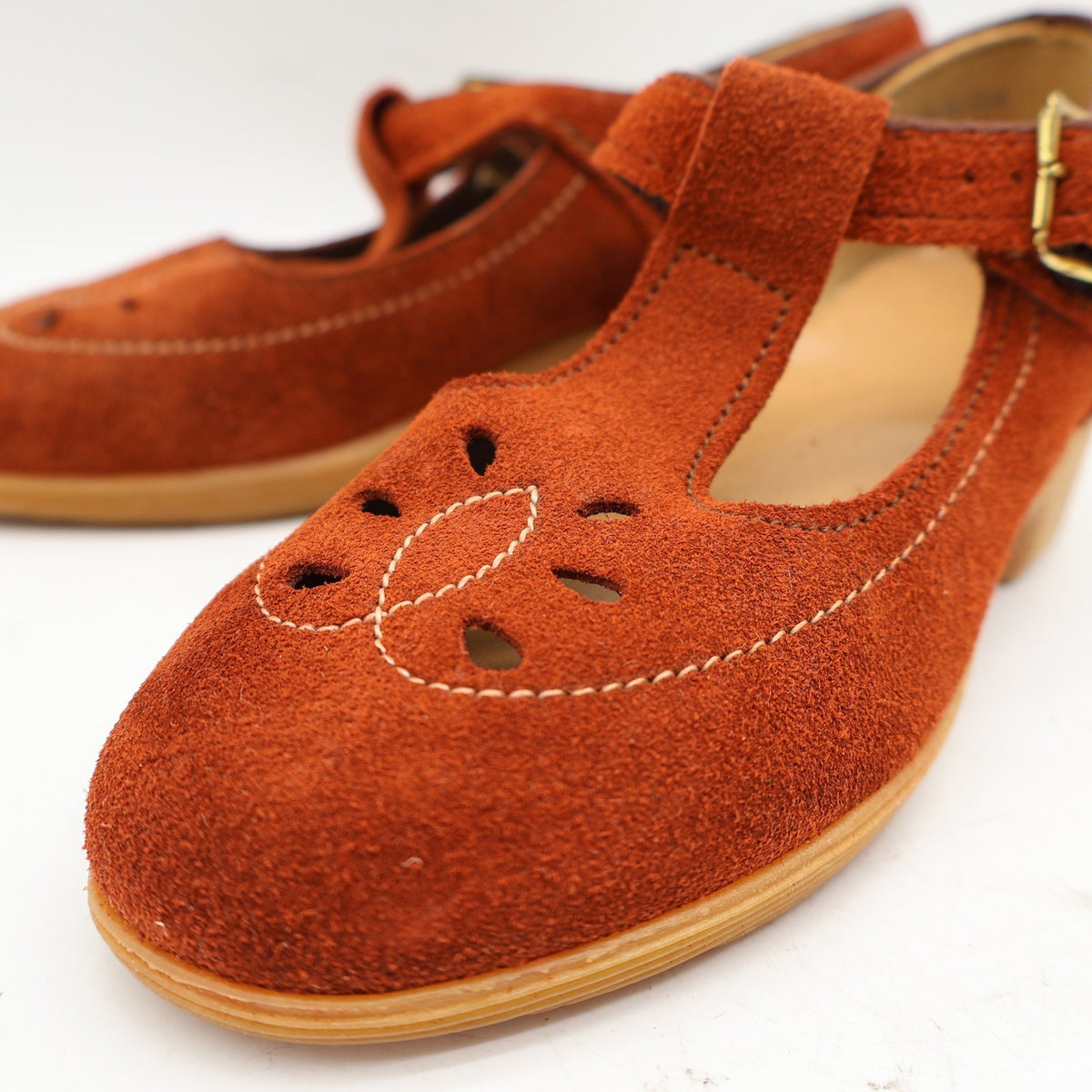 Stride Pacers T-Strap Mary Jane Heels Youth 9.5M Rust Orange Suede 1970s USA Deadstock 135M – photo 4 of 18