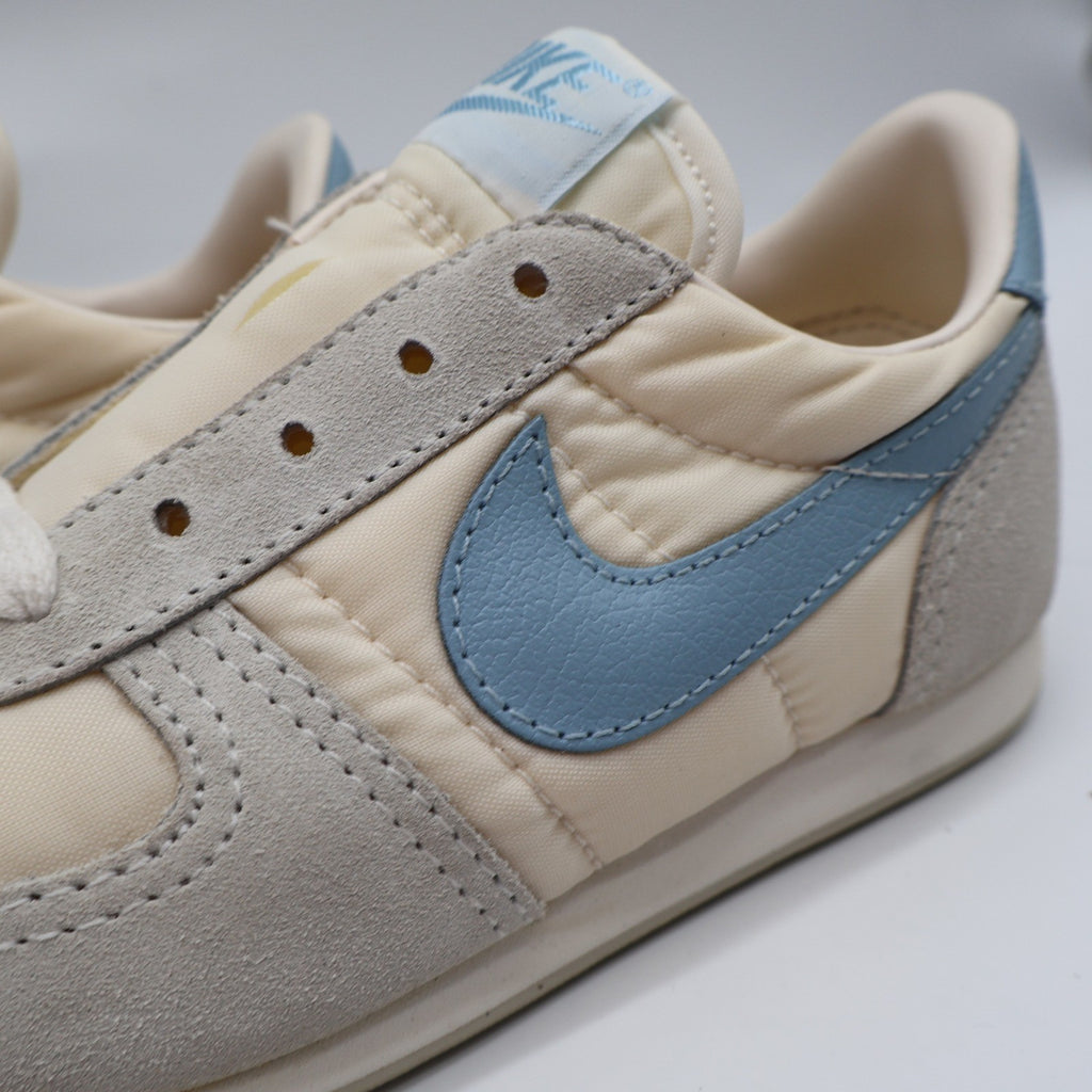 Nike Bongo W/SFT B Kids 13 Vintage 1986 Deadstock Beige Blue Nylon Suede Sneakers
