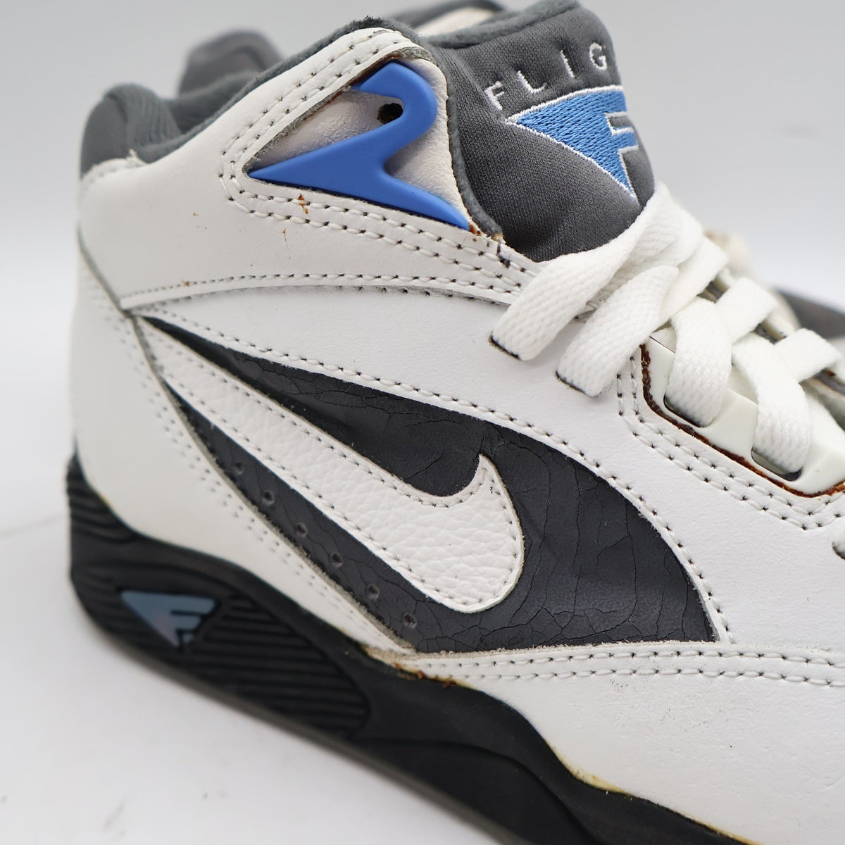 Nike Air Sonic Flight Mid Kids 2.5Y Vintage 1992 White Graphite Lake Blue Deadstock