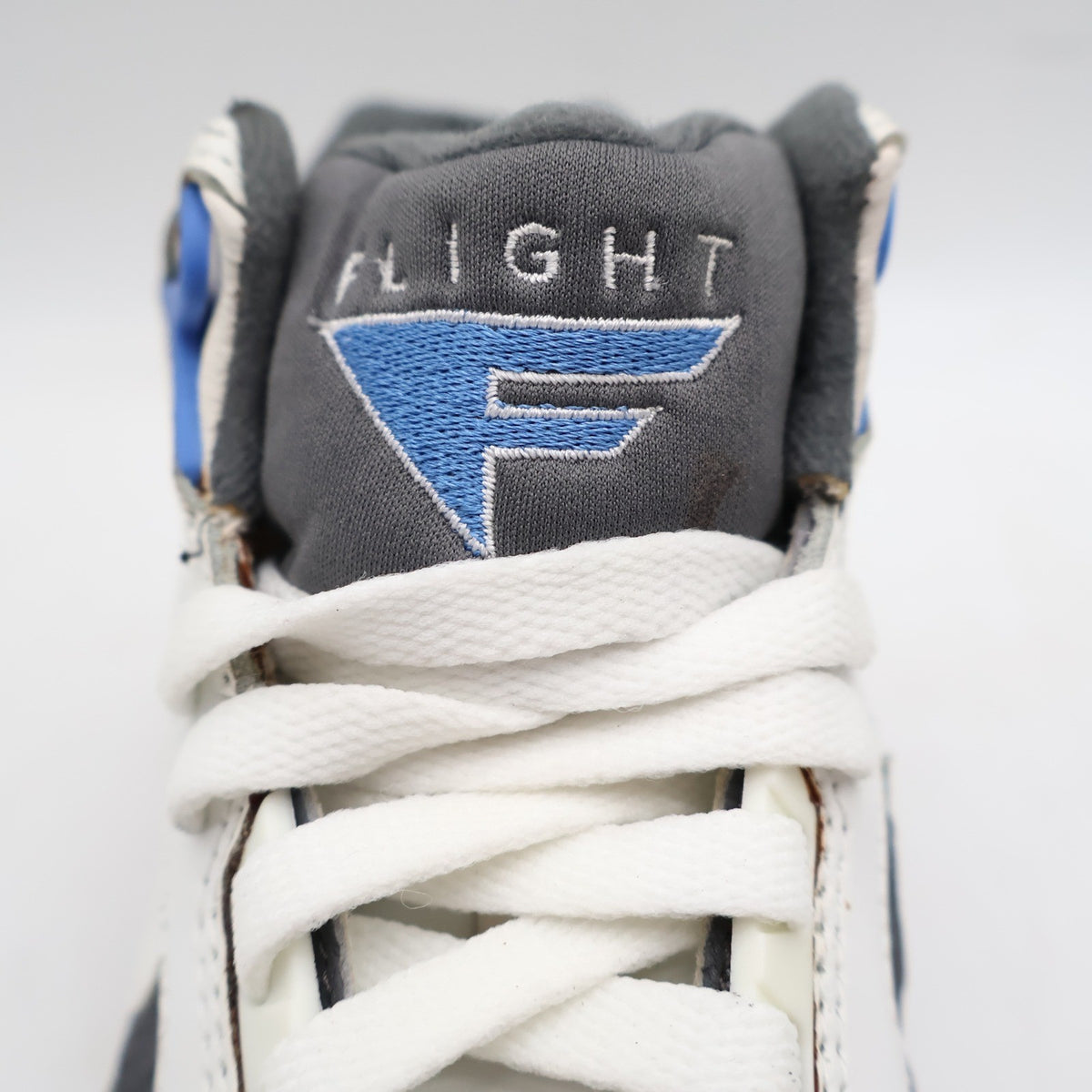Nike Air Sonic Flight Mid Kids 2.5Y Vintage 1992 White Graphite Lake Blue Deadstock