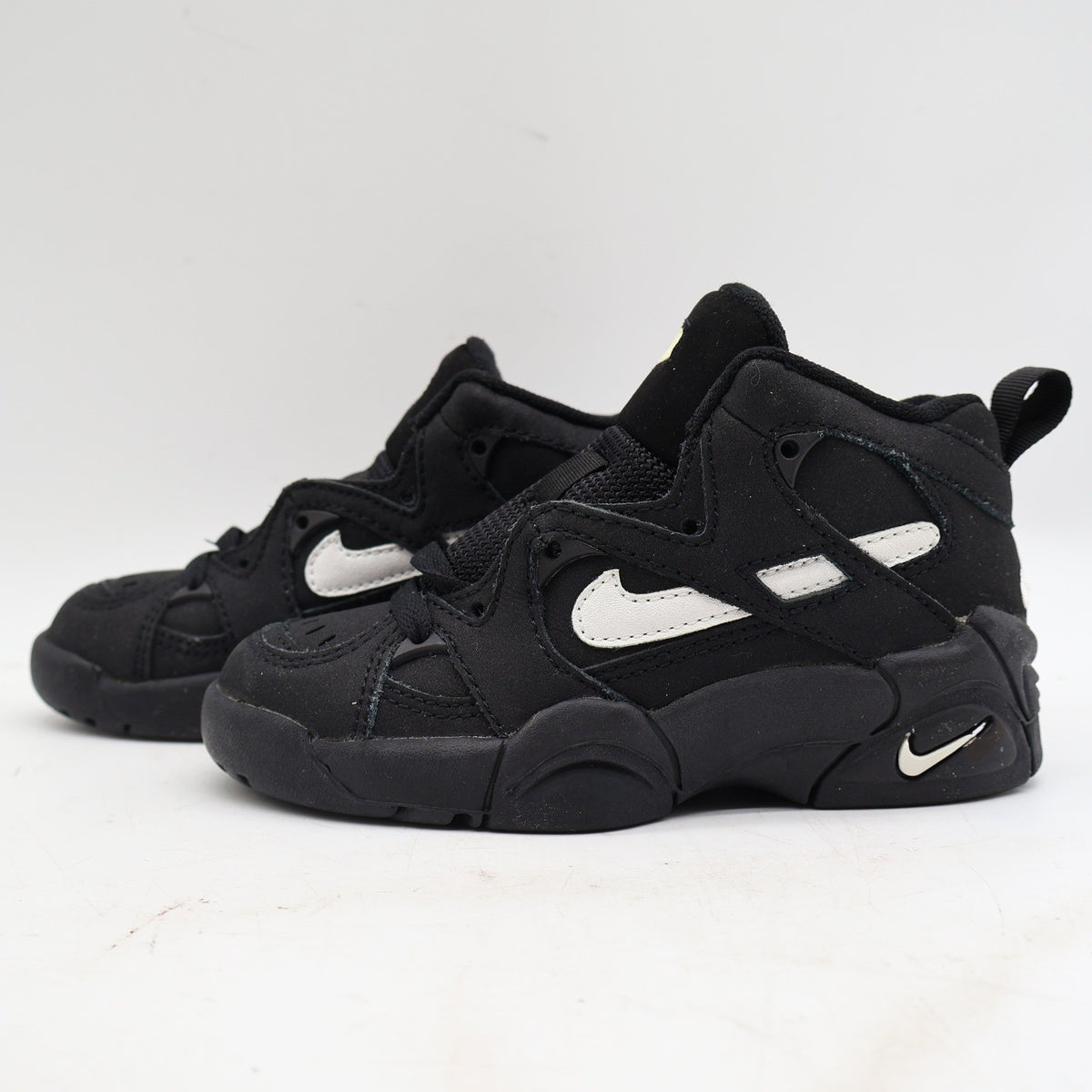Nike Kid DVST8 BP Kids 12C Vintage 1995 Deadstock Black White Force Basketball Shoes