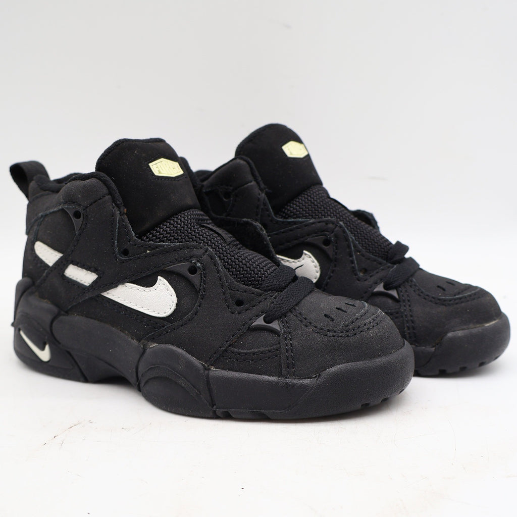 Nike Kid DVST8 BP Kids 12C Vintage 1995 Deadstock Black White Force Basketball Shoes