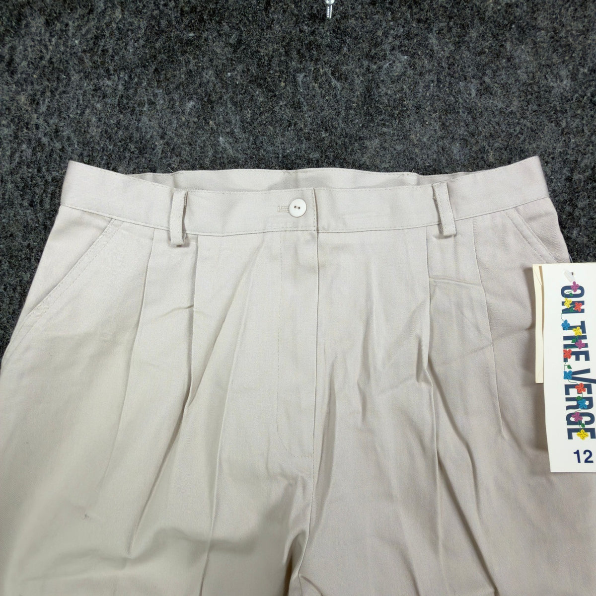 On The Verge Vintage 90s Pleated Shorts Womens 12 Beige Cotton NWT Made in USA - take2supply