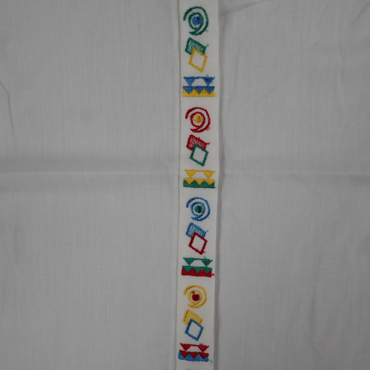Xtrovert Blouse Womens 10 White Geometric Embroidered Short Sleeve USA NOS NWT - take2supply