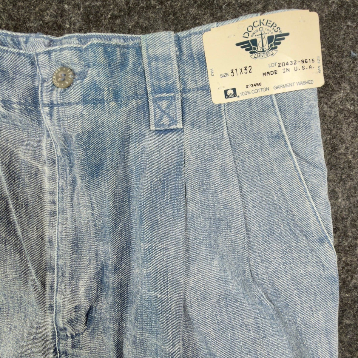 Dockers Vintage 90s Pleated Jeans Mens 31x32 Light Wash Cotton NWT Made in USA - take2supply