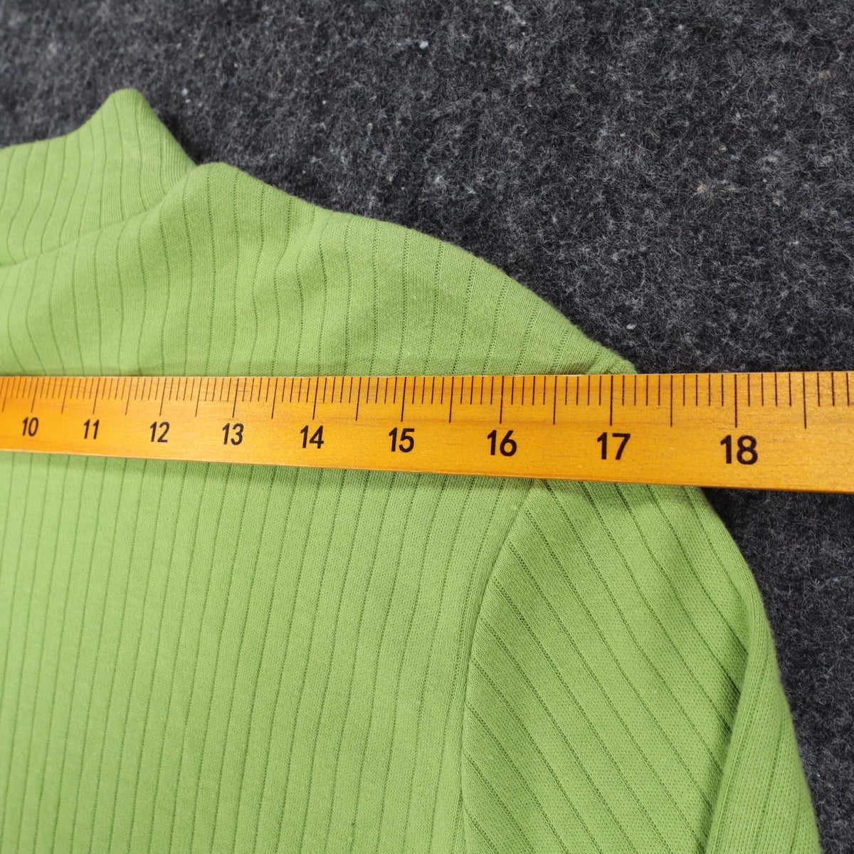 Nikki Mock Neck Top Small Y2K Granny Smith Green Ribbed Long Sleeve 44U5 NEW - take2supply
