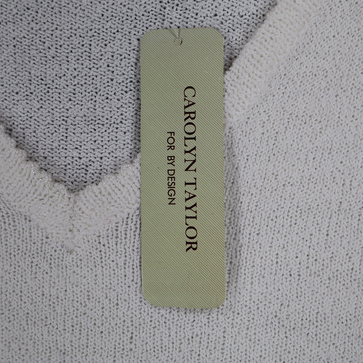 Carolyn Taylor Essentials Women Large White V-Neck Scallop Trim Knit Sweater NWT - take2supply
