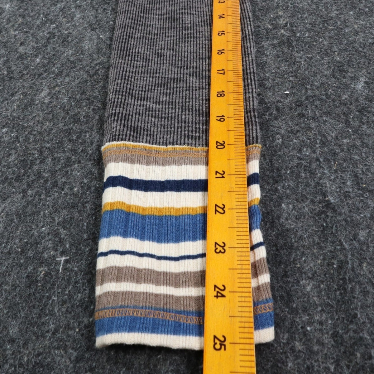 Hem & Thread Henley Top Womens Medium NWT Gray Ribbed Knit Striped Cuff L4753 - take2supply
