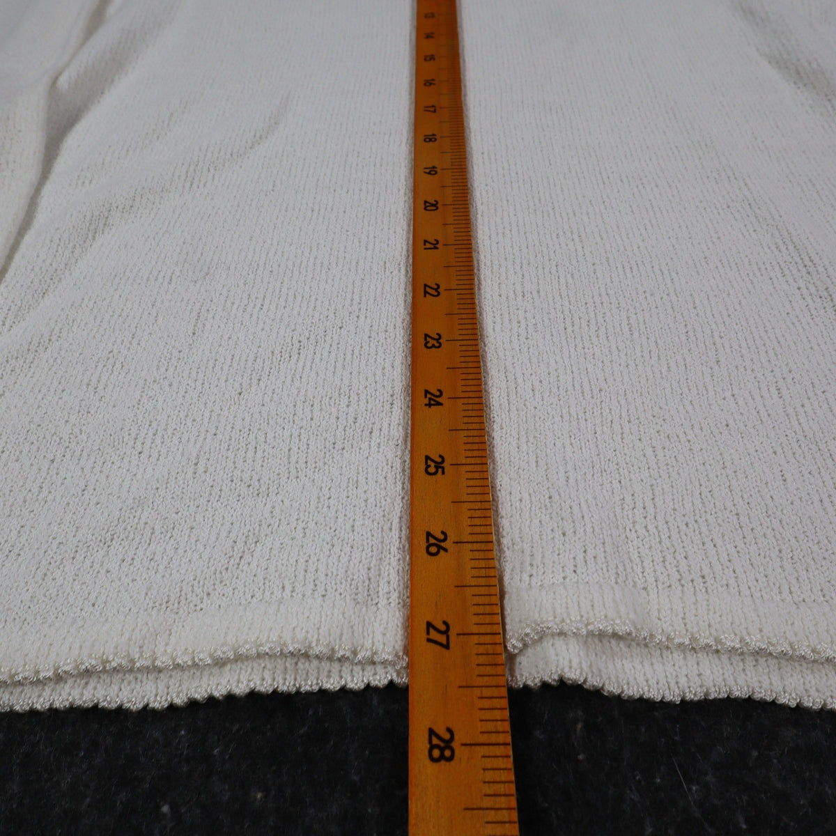 Carolyn Taylor Essentials Women Large White V-Neck Scallop Trim Knit Sweater NWT - take2supply