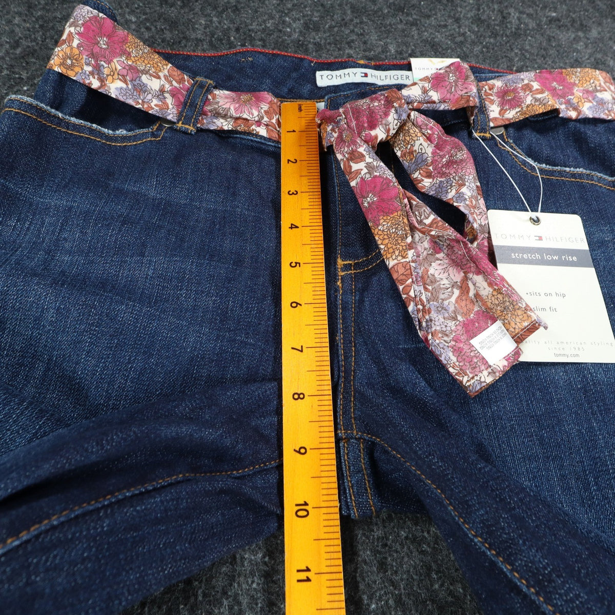 Tommy Hilfiger Jeans Womens 8 Vintage 2000s Low Rise Stretch Blue Floral Belt - take2supply
