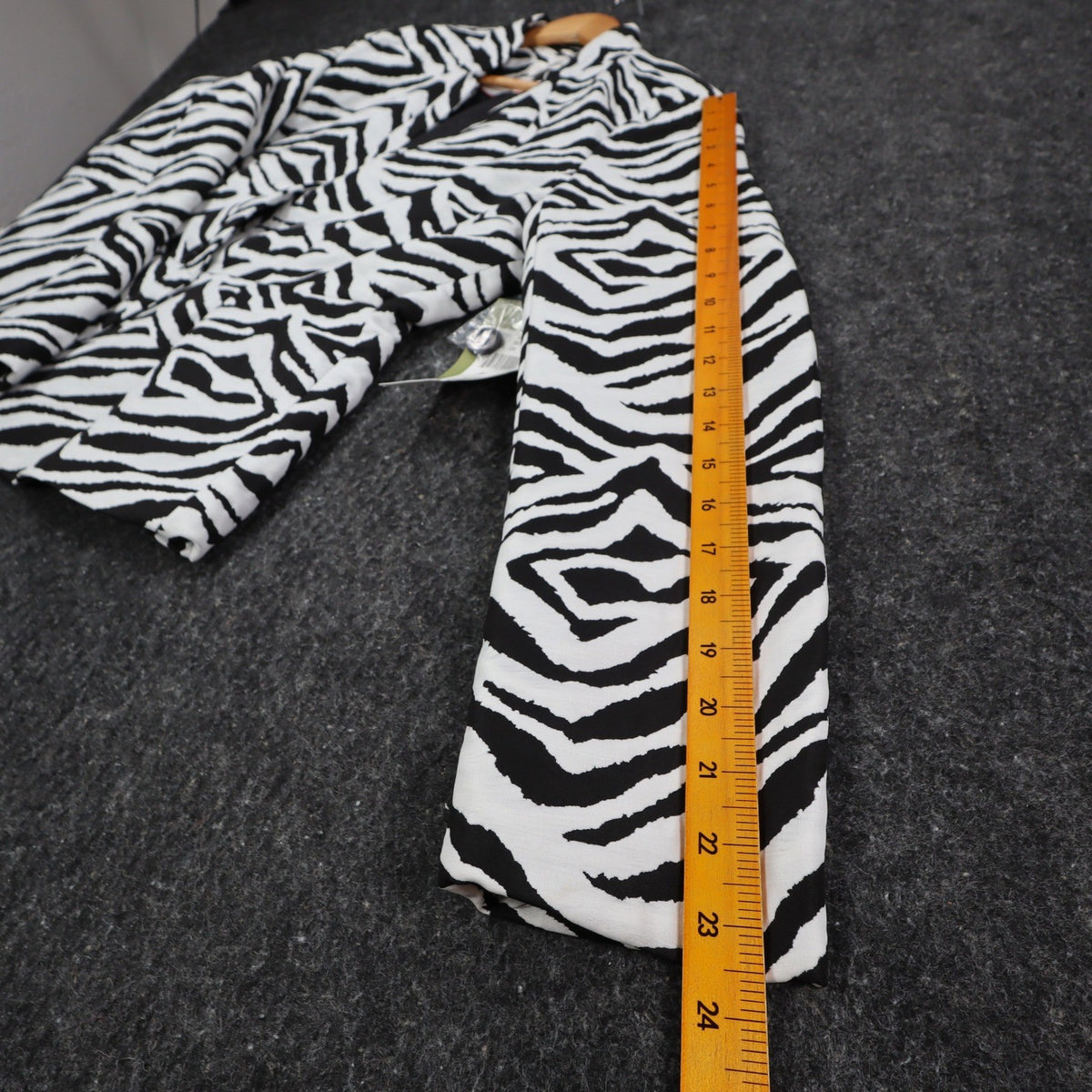 Erin London Zebra Print Blazer Jacket Womens Size Medium NWT Black White Ottoman - take2supply