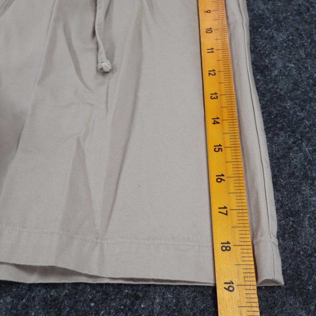 Company Collection Shorts Womens 12 Vintage 90s Khaki Cotton Twill Elastic Waist - take2supply