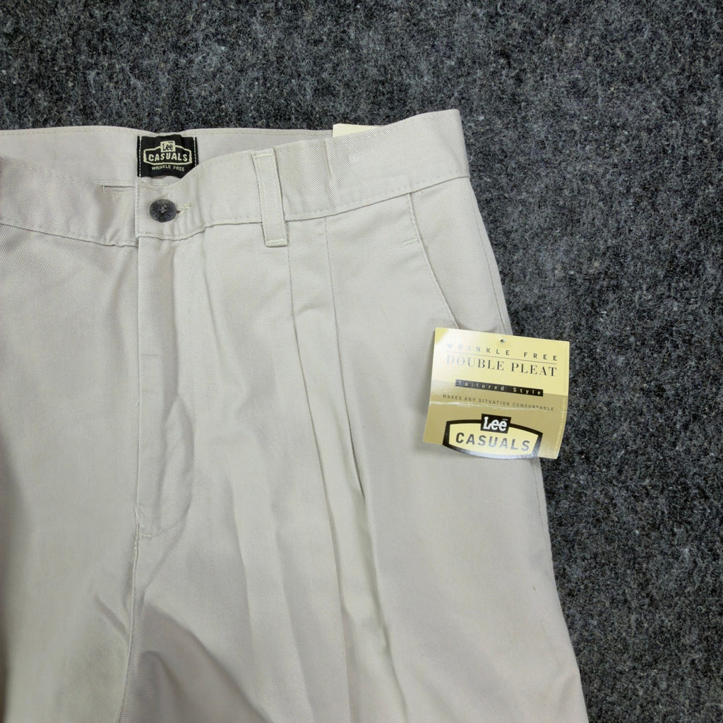 Lee Vintage 90s Pleated Shorts Womens 14 M Beige Cotton Twill NWT Deadstock - take2supply