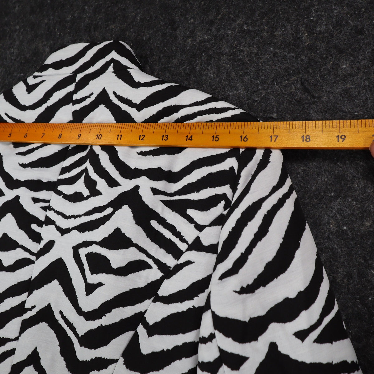 Erin London Zebra Print Blazer Women Size M NWT Black White Animal Coat - take2supply