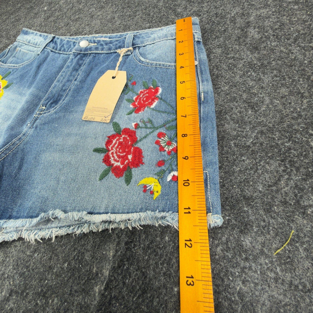 Blu Pepper Modern Floral Embroidered Denim Shorts Womens L Blue NWT BA6806 - take2supply