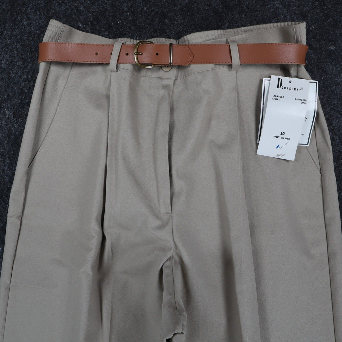 Donnkenny Pleated Trousers Womens 10 Vintage 90s Khaki Cotton Belted Chinos USA - take2supply